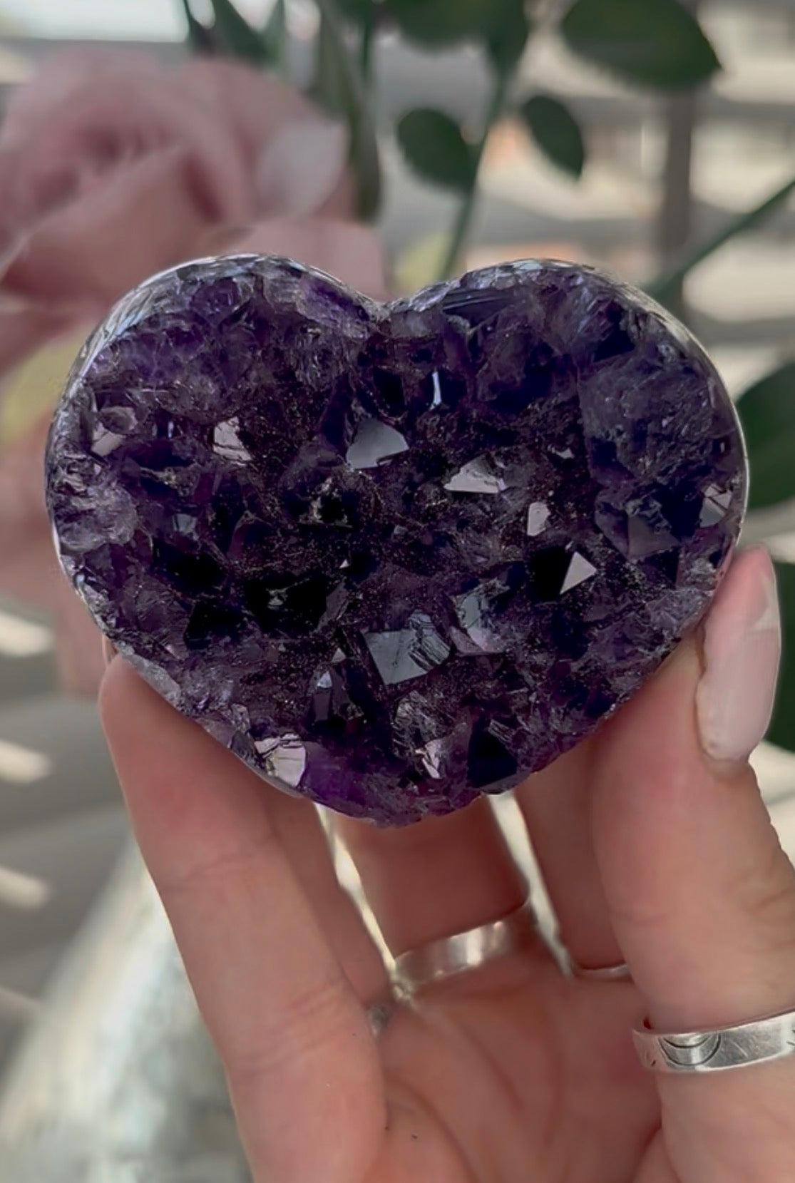 Uruguay, rainbow amethyst, heart - comes with stand in purple tones