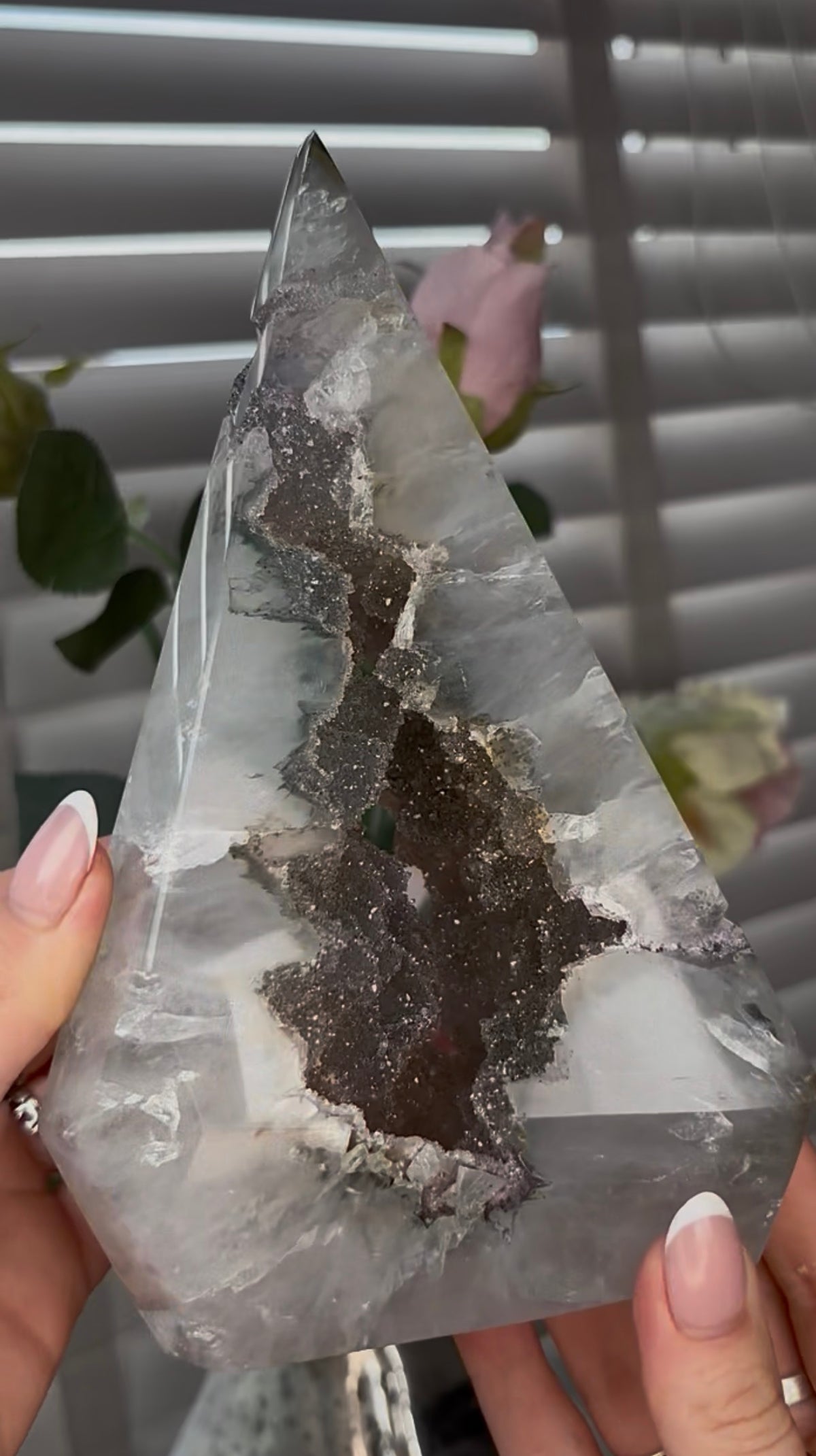 Beautiful, statement, high grade, agate, self-standing, diamond with gorgeous, green sugar druzy 20cm high
