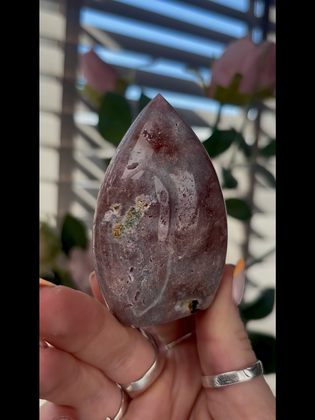 High grade, pink amethyst flame with in incredible quartz 135g (F2)