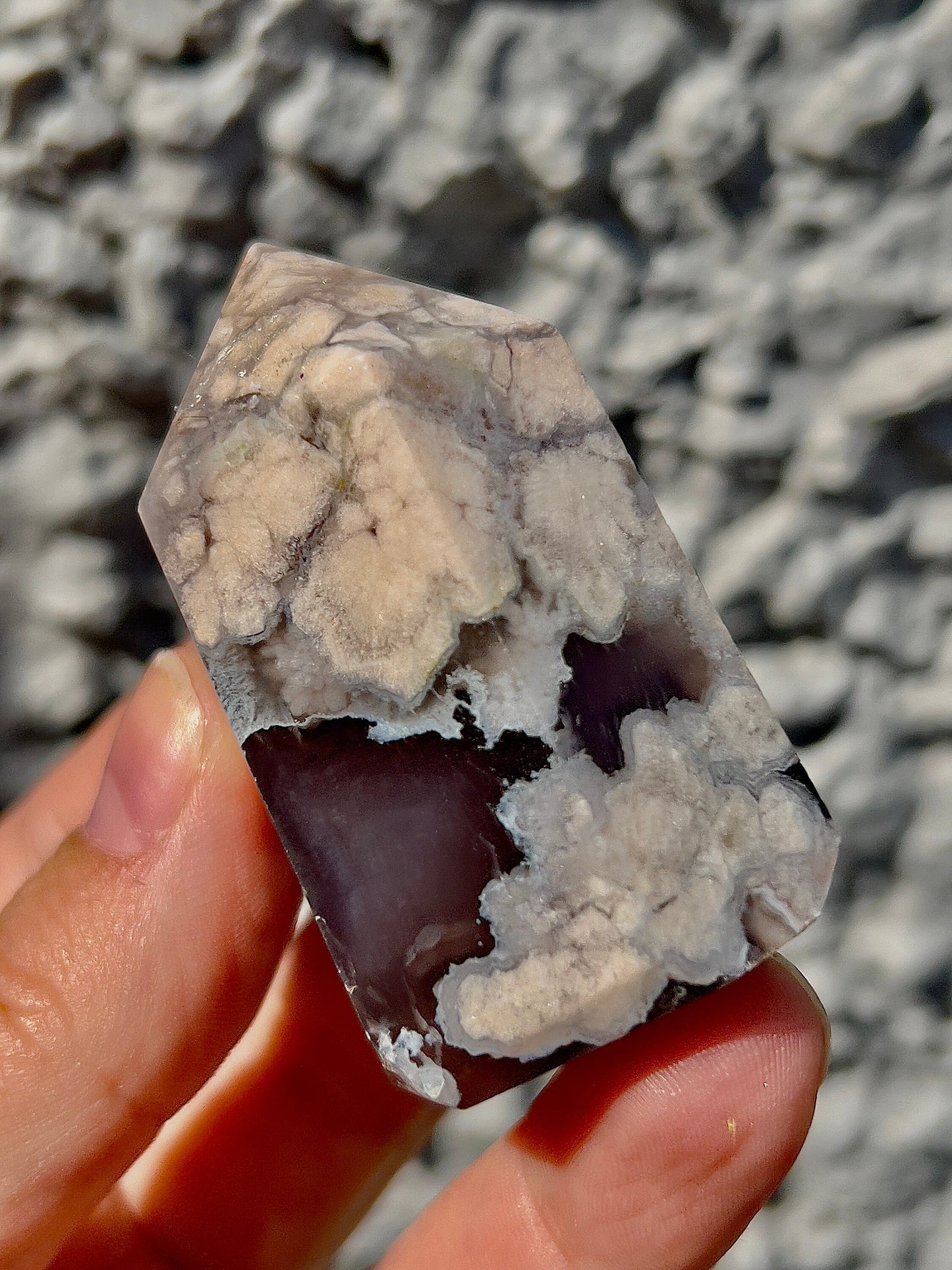 Chonky, Black flower agate tower