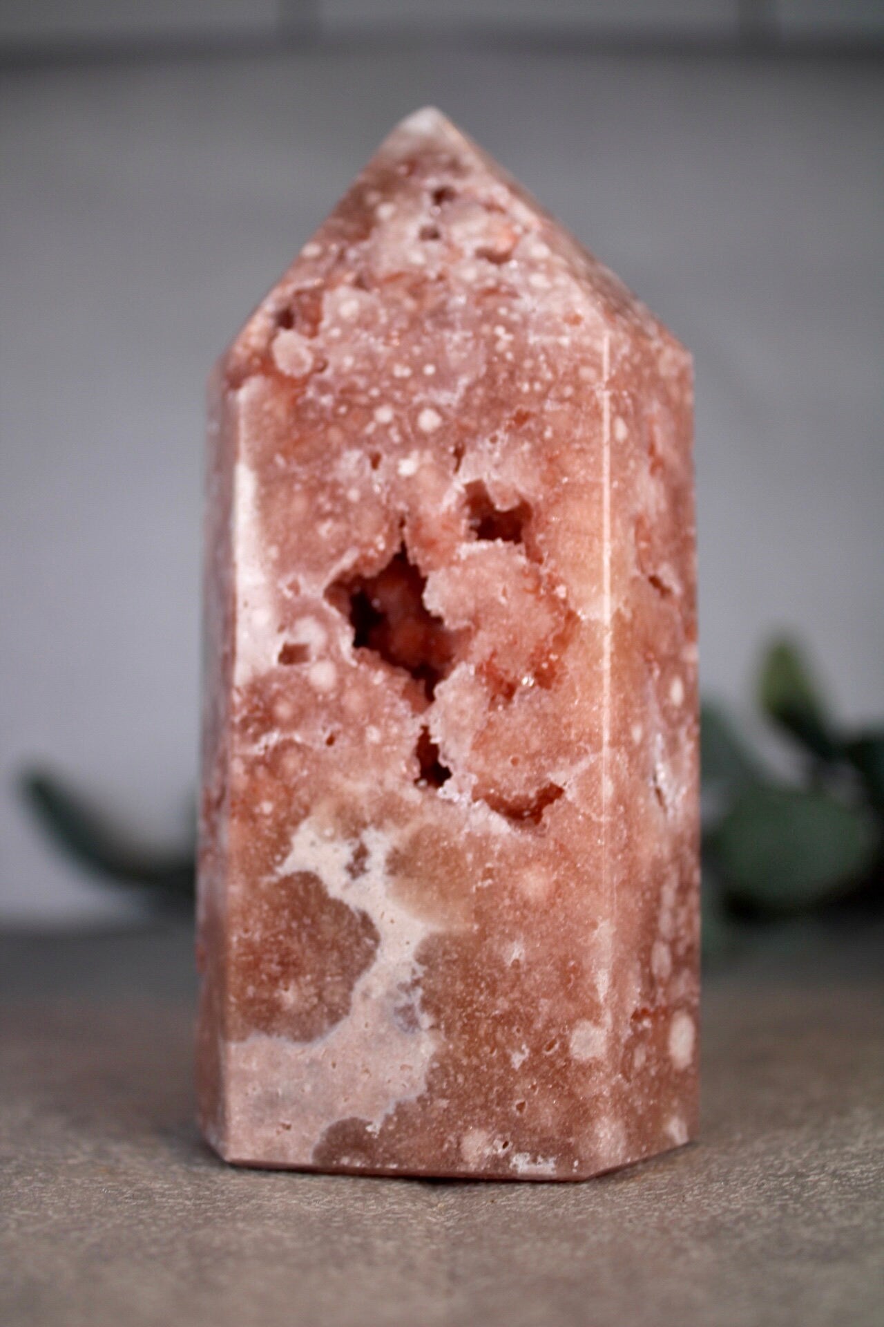 High quality, red, pink amethyst tower from Brazil 555G 13CM (H) 6CM (W)
