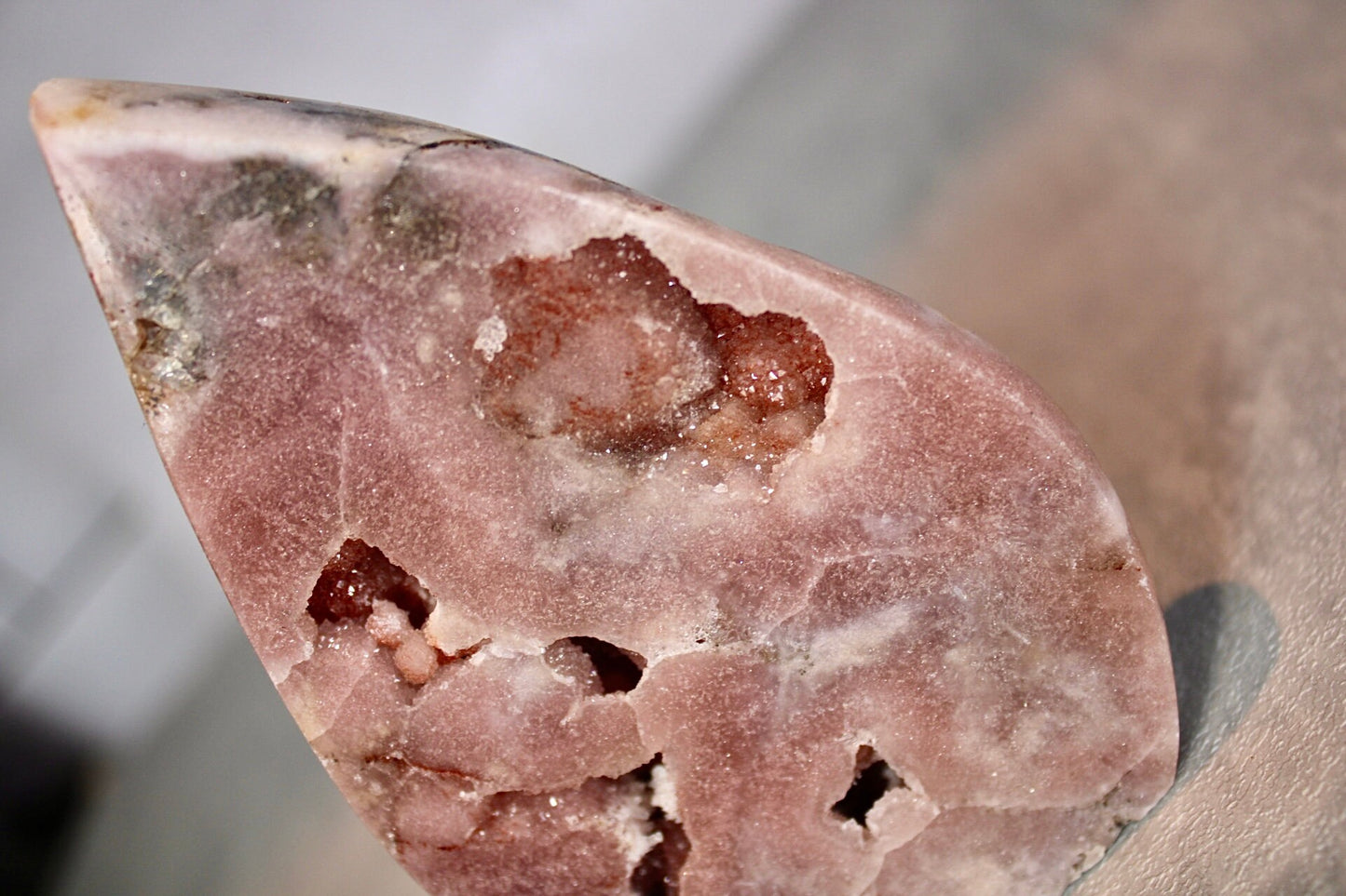 Berry red, druzy, pink Amethyst flame from Brazil 260g 11.5cm (h) 7.5cm (w)