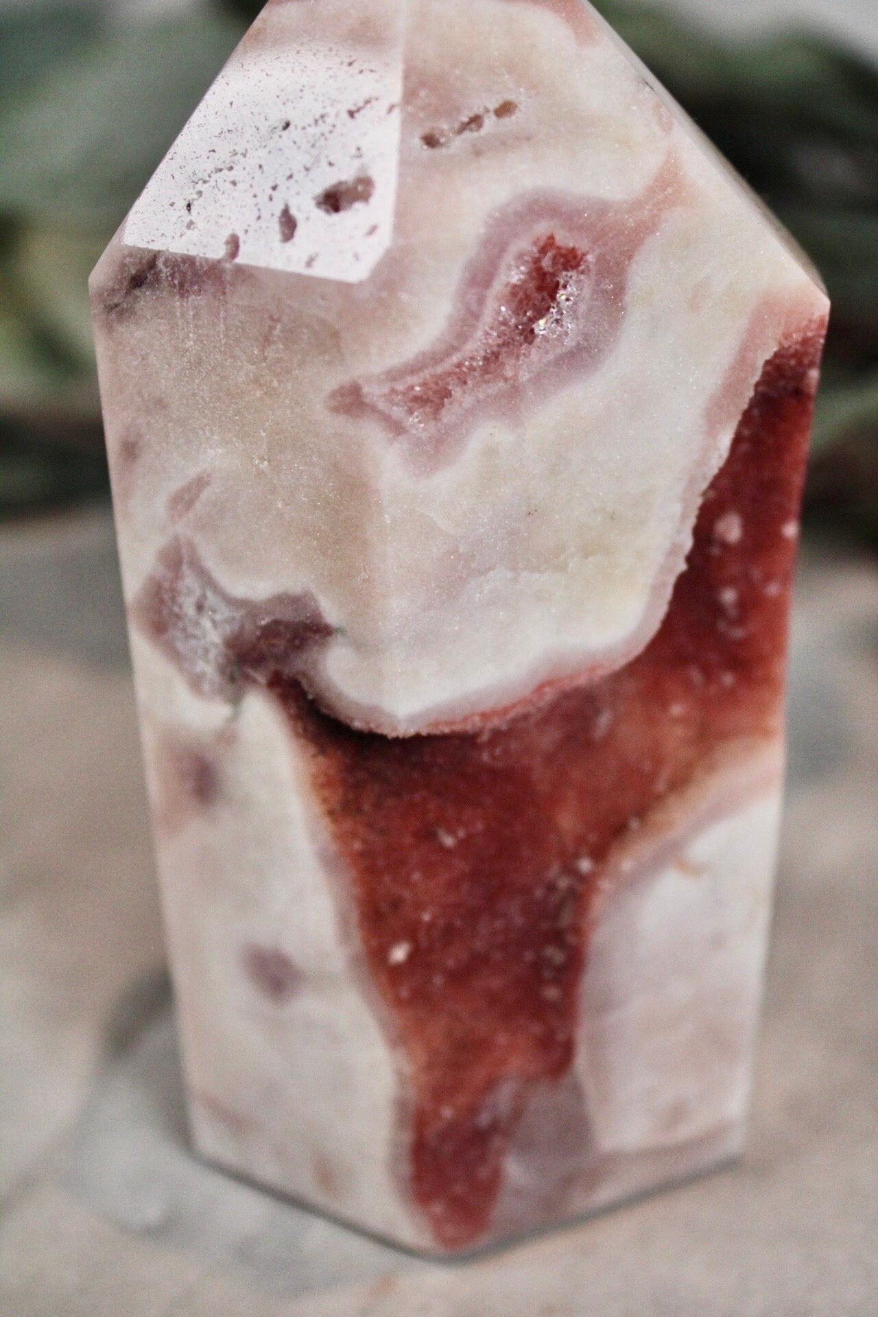 Stunning Pink amethyst tower with red druzy - 650g 11.5cm (h)