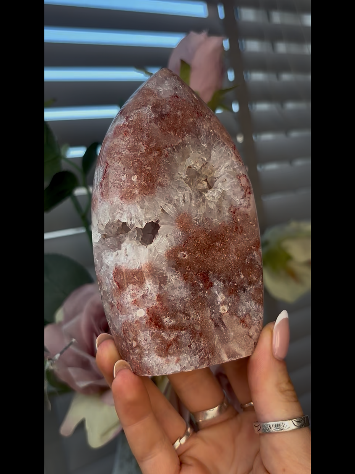 High grade, pink amethyst flame with in incredible quartz 480g (NAF8) 12.6cm H 7.3cm W