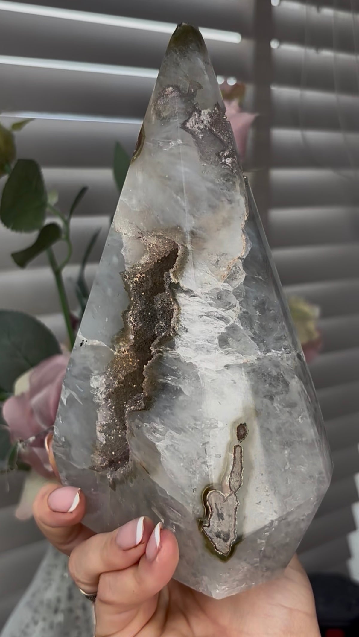 Beautiful, statement, high grade, agate, self-standing, diamond with gorgeous, green sugar druzy 20cm high