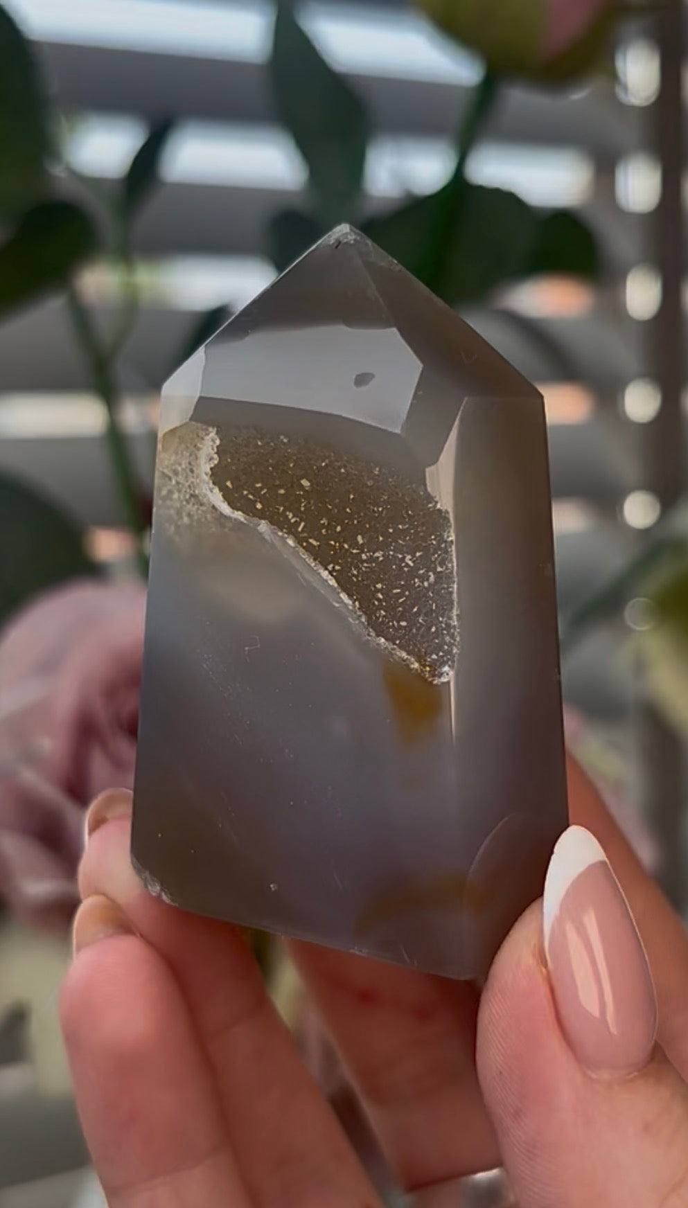 Beautiful, agate tower with druzy