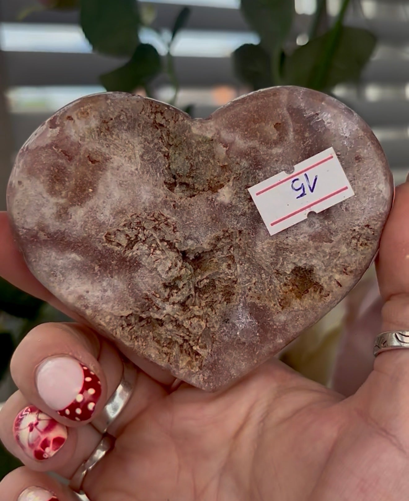 Hq pink amethyst heart - comes with stand (9cm)