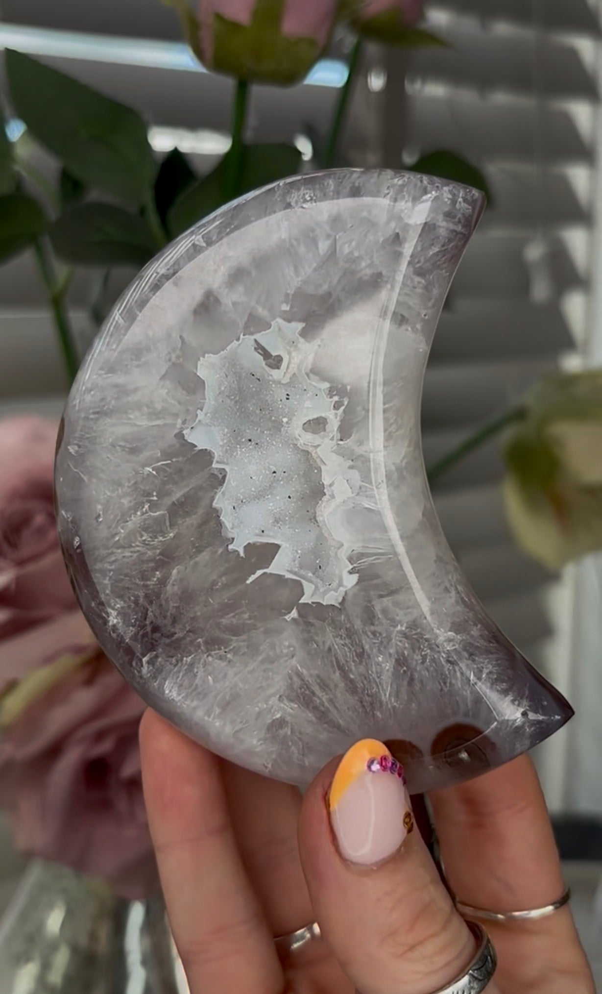 Beautiful, high quality, agate moon with druzy - stand included