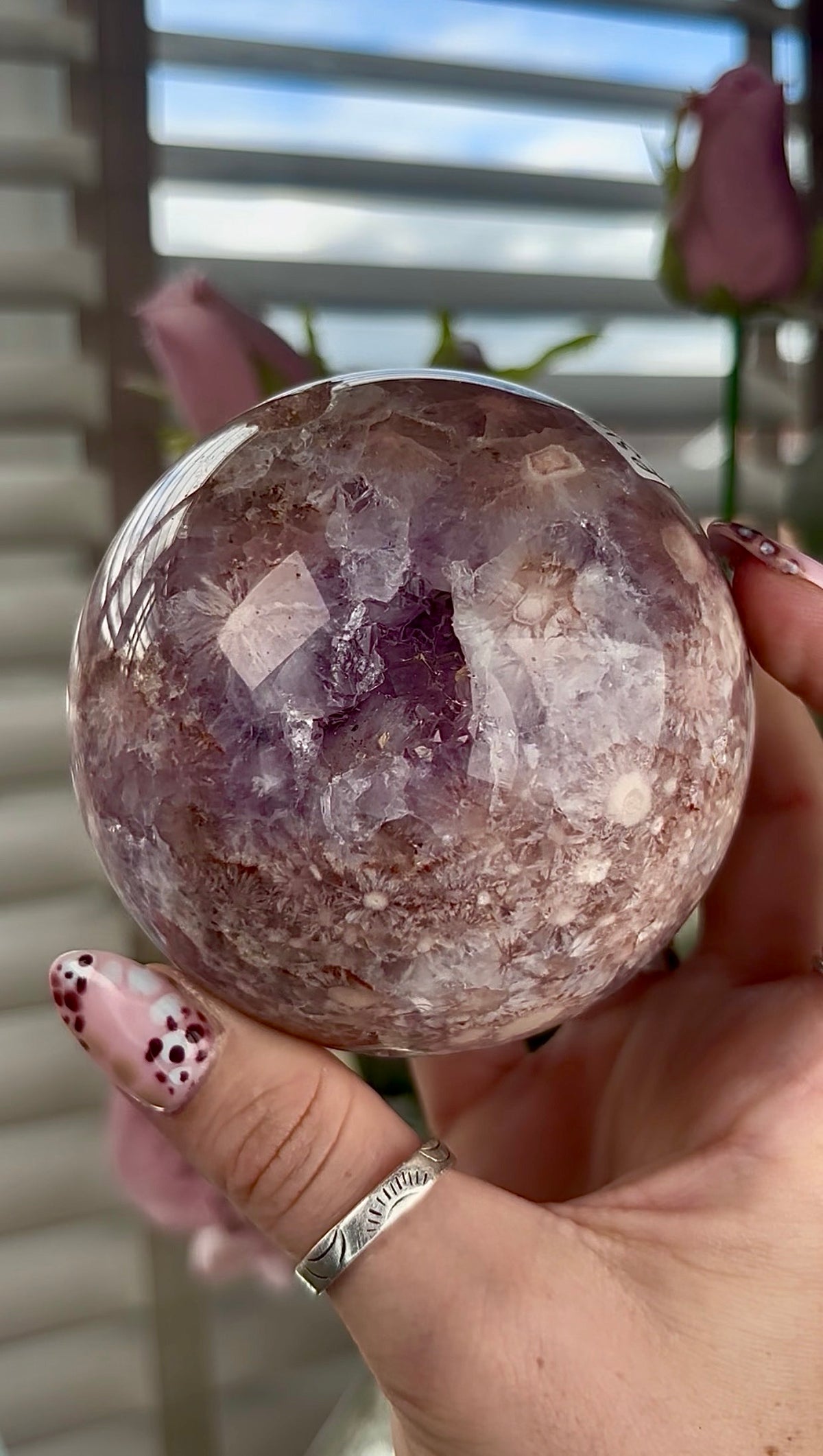 High grade, amethyst Flower agate sphere with high clarity quartz