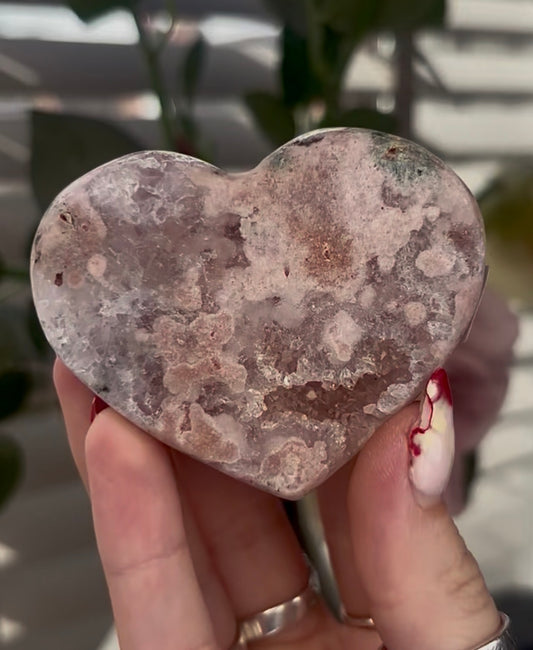 pink amethyst heart - comes with stand 7cm