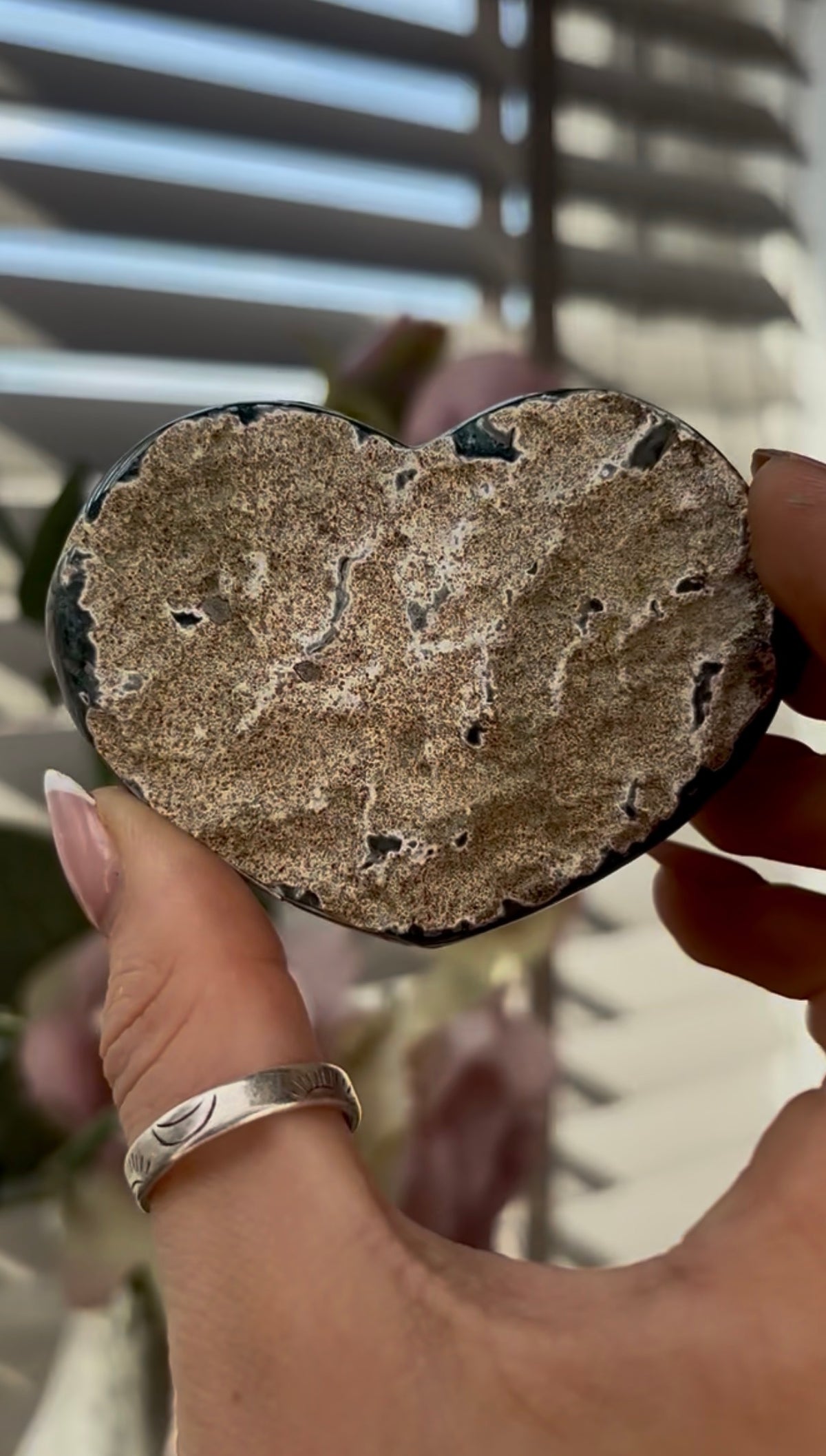 Uruguay amethyst heart - comes with stand