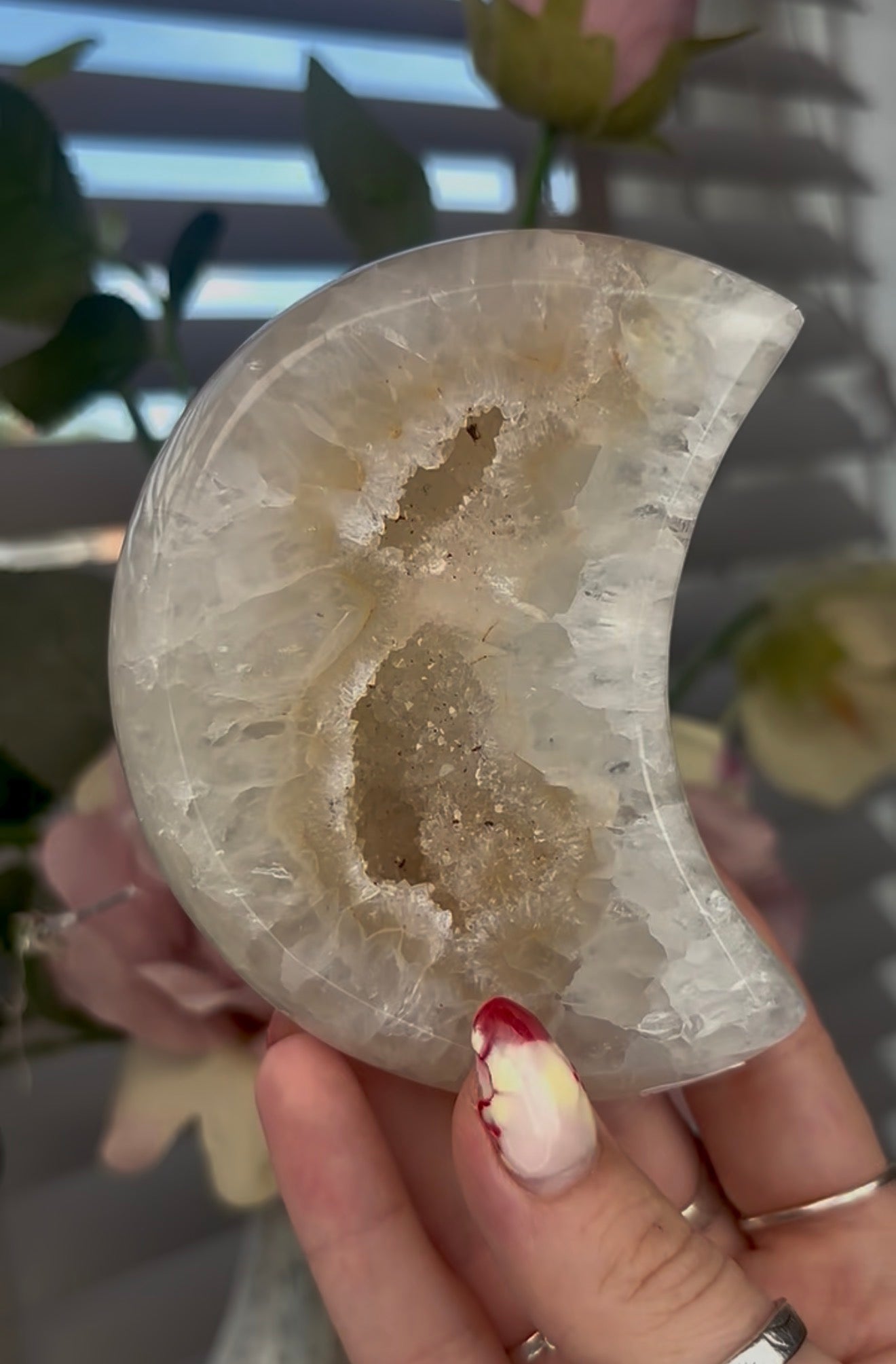 Beautiful, high quality, agate moon with druzy - stand included