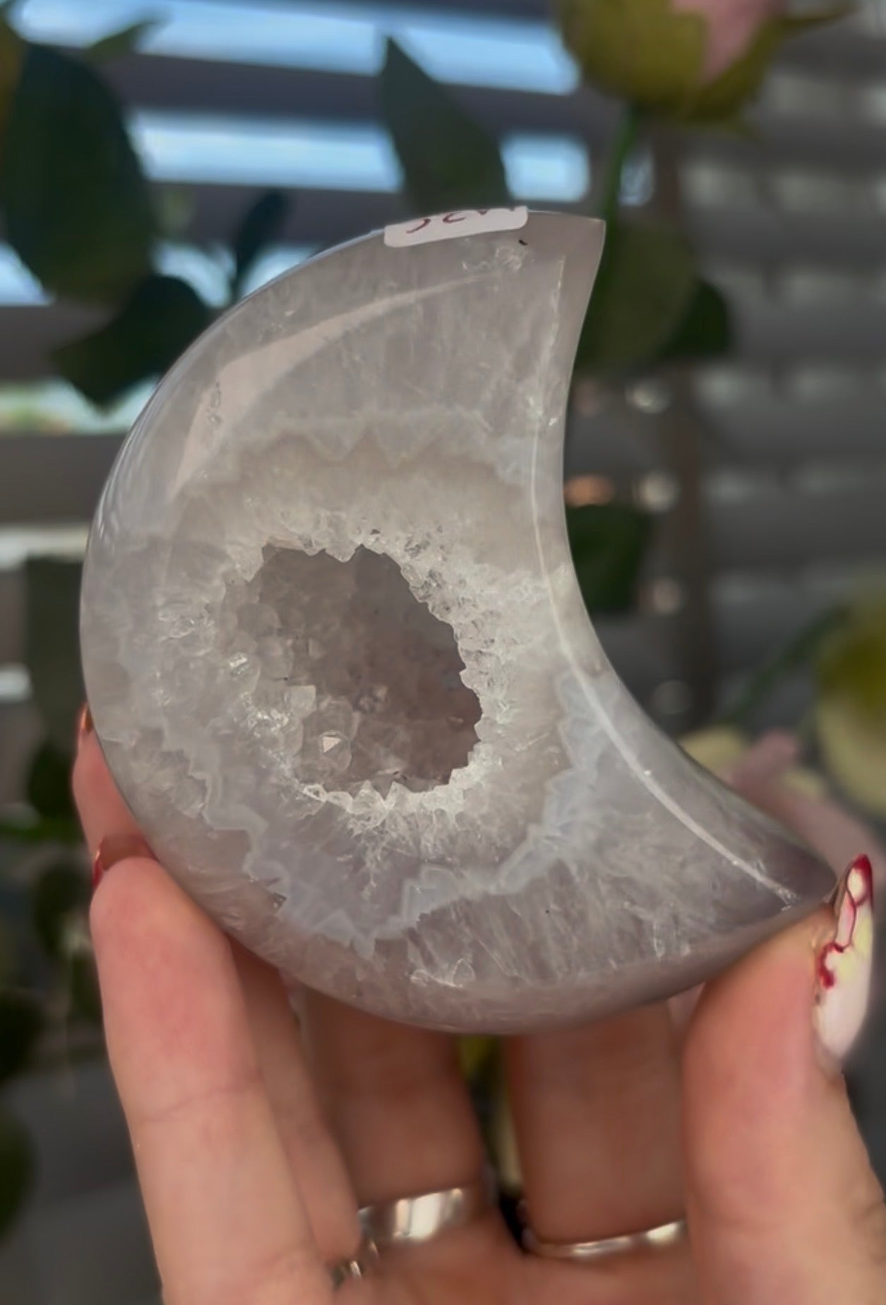 Beautiful, high quality, agate moon with druzy - stand included