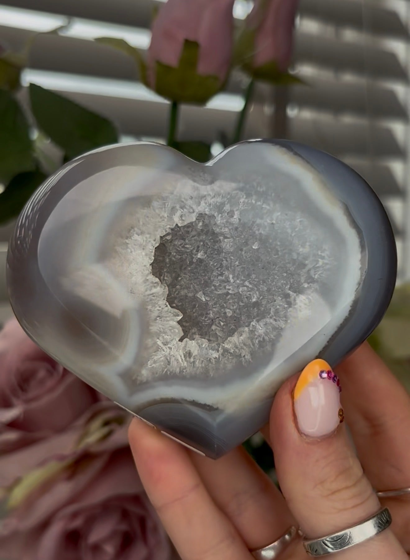 Beautiful, high grade, agate heart with druzy - comes with stand
