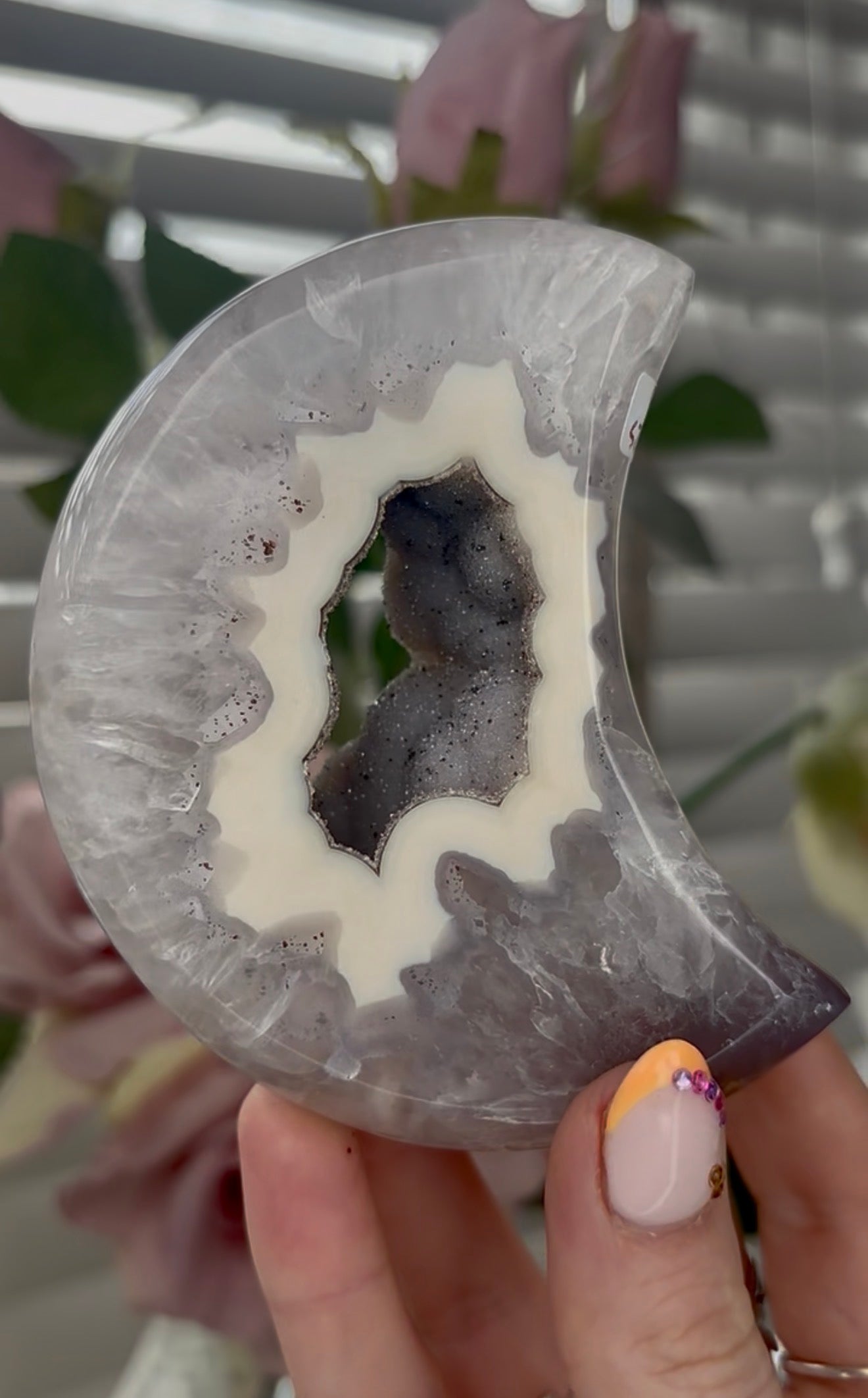 Beautiful, high quality, agate moon with druzy - stand included