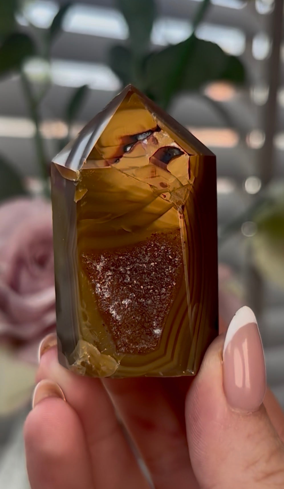 Beautiful, agate tower with druzy
