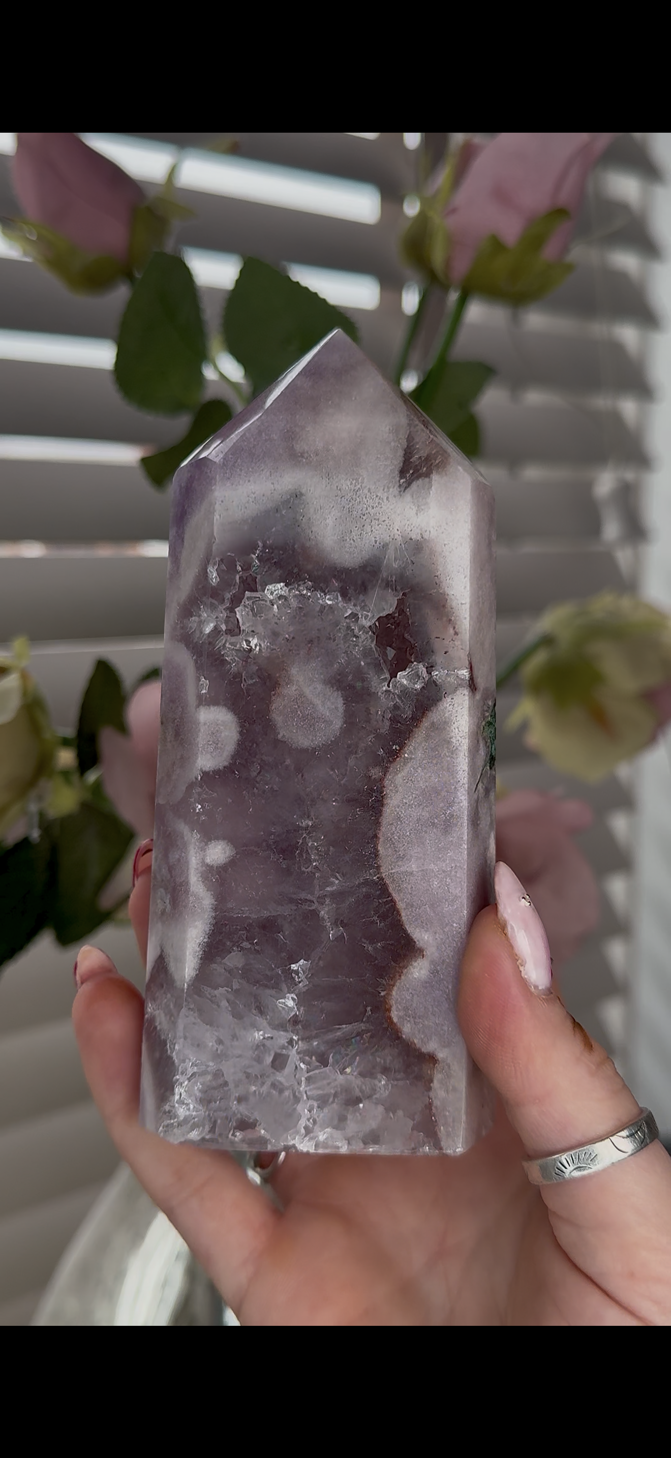 Hq Pink amethyst tower in lilac tones 14cm(h) 6cm(w)