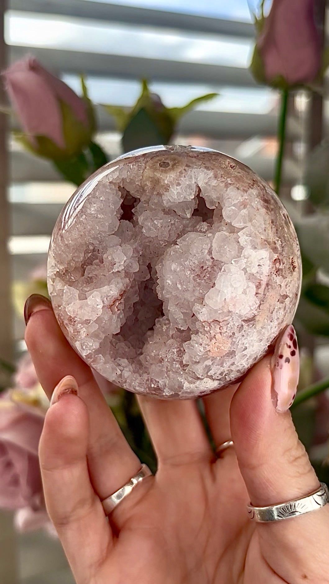 High grade, amethyst Flower agate sphere with high clarity quartz