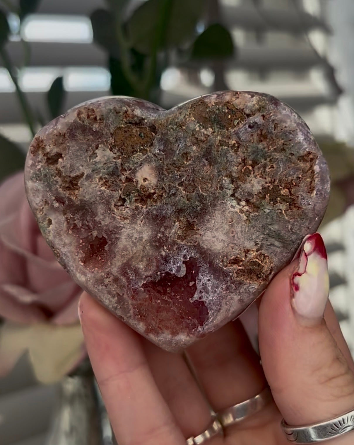 pink amethyst heart - comes with stand 7.2cm