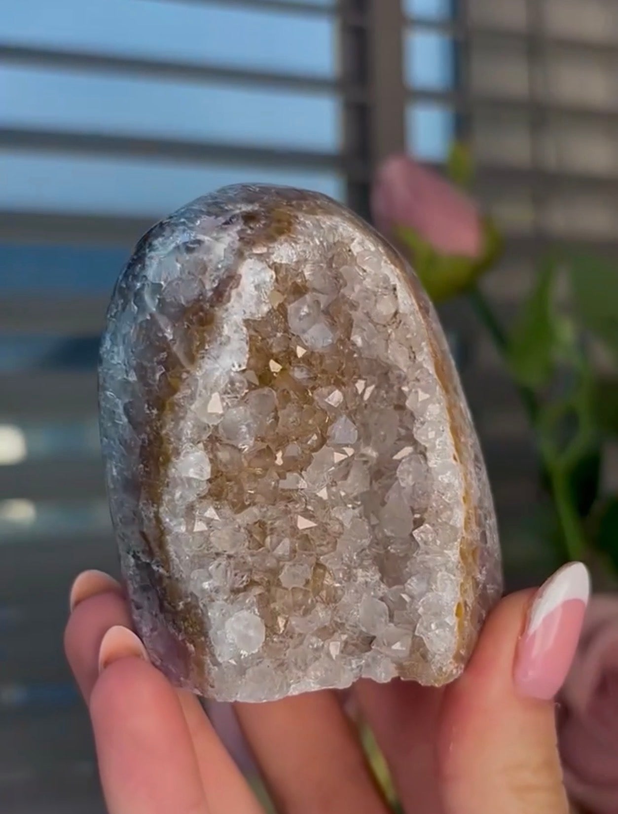 High quality, citrus toned, rainbow amethyst agate, cutbase