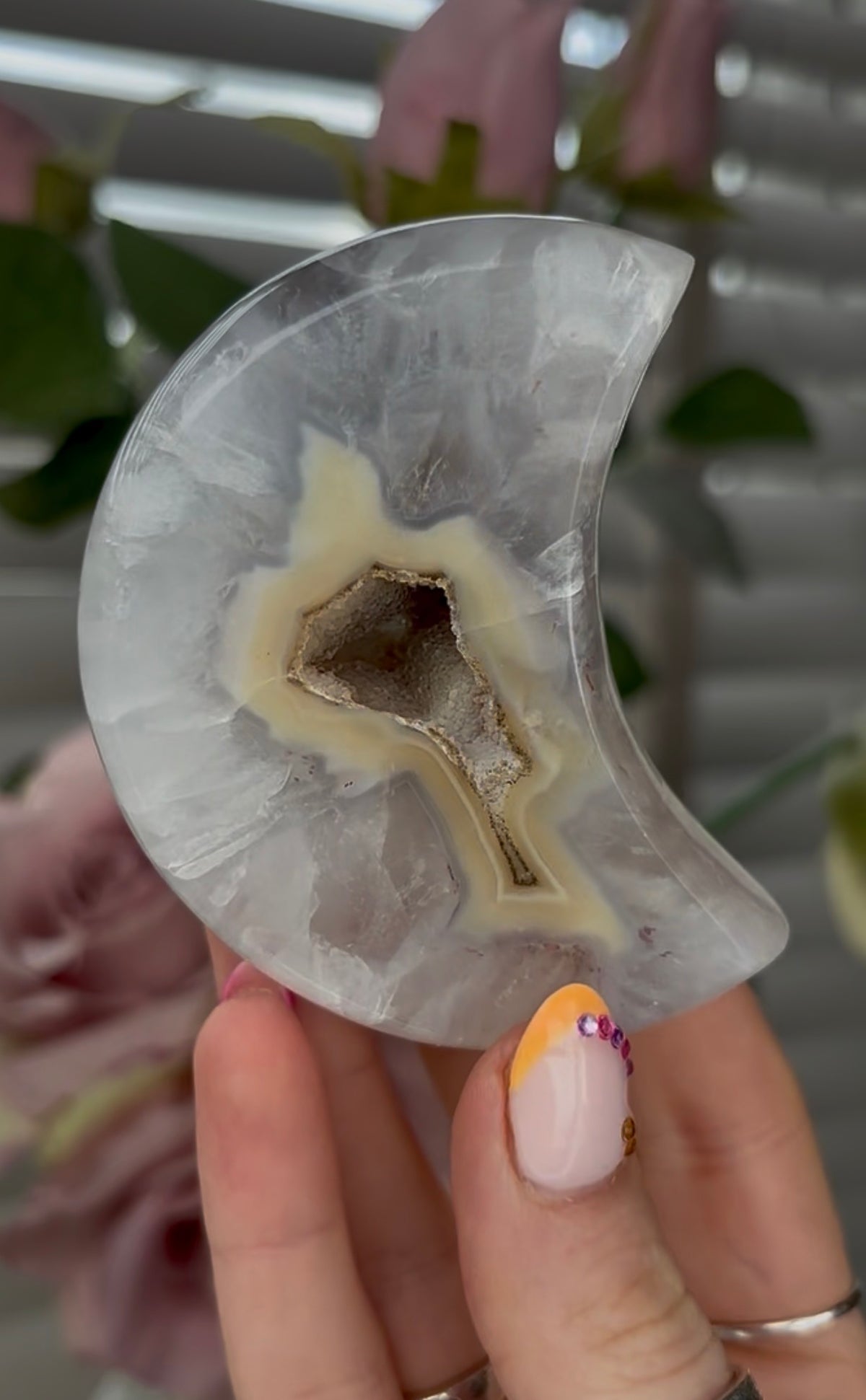 Beautiful, high grade, agate moon with druzy - stand included