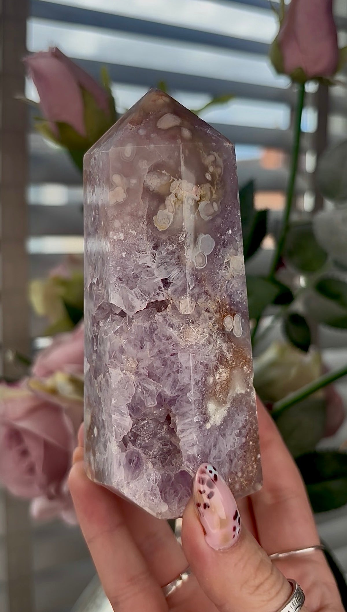 High grade, Amethyst Flower agate tower with quartz