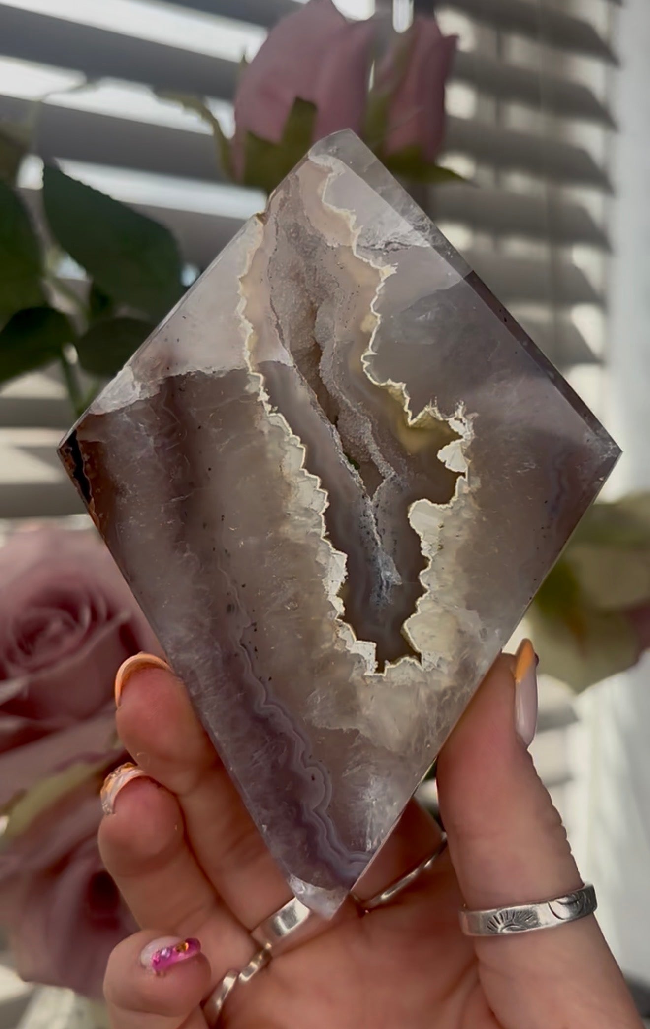Beautiful, high quality, agate diamond  with druzy - stand included