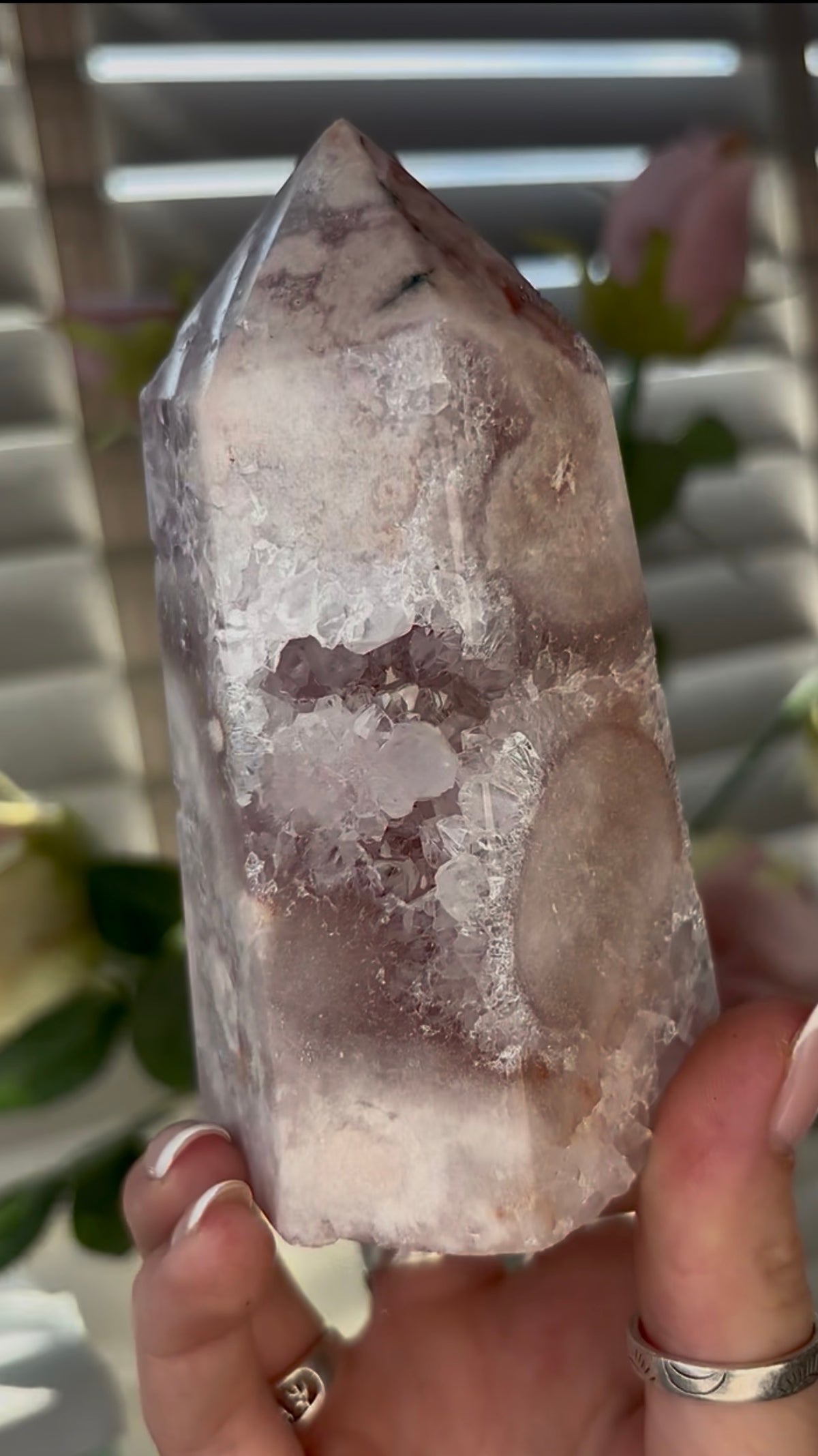 Beautiful, chunky Pink amethyst tower with lilac quartz 11.5cm(h) by 6.5cm(w)