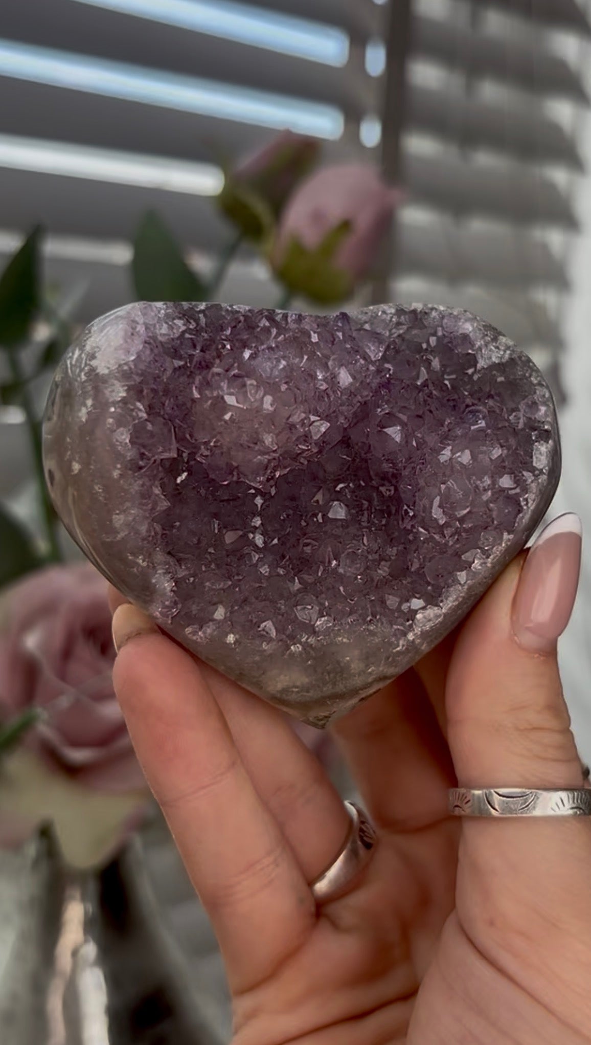 Uruguay, amethyst heart - comes with stand