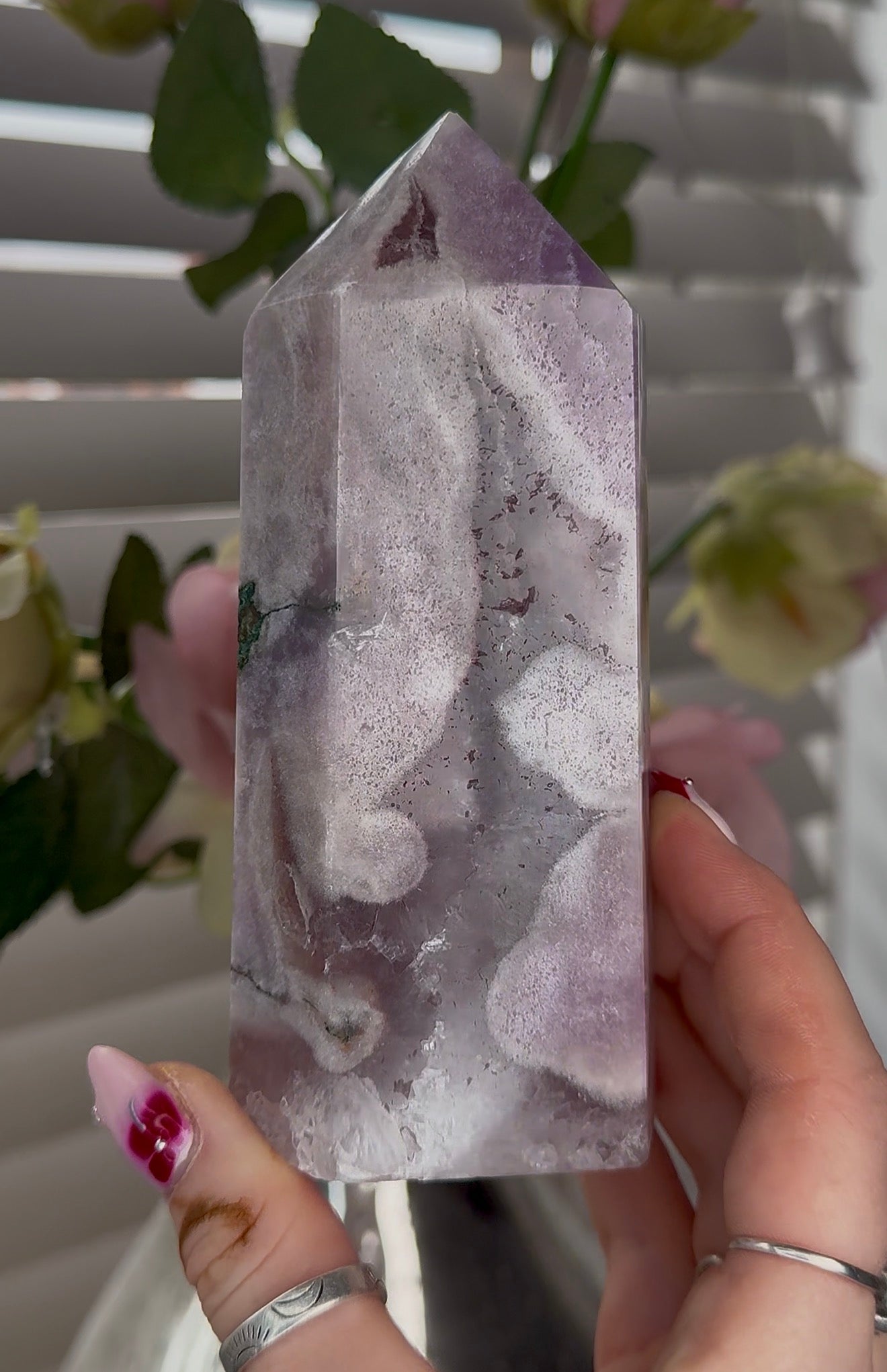 Hq Pink amethyst tower in lilac tones 14cm(h) 6cm(w)