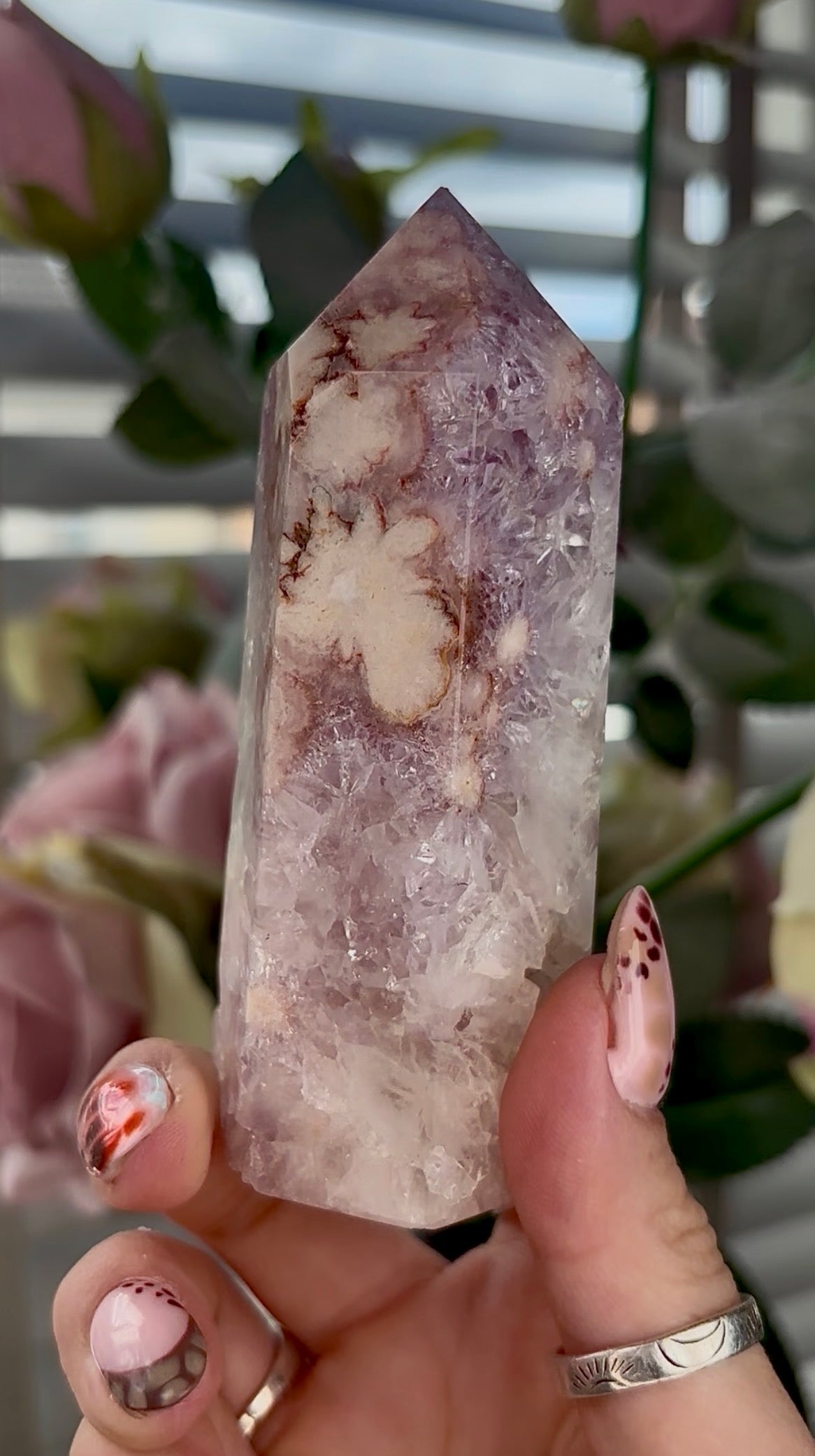 High grade, Amethyst Flower agate tower with quartz