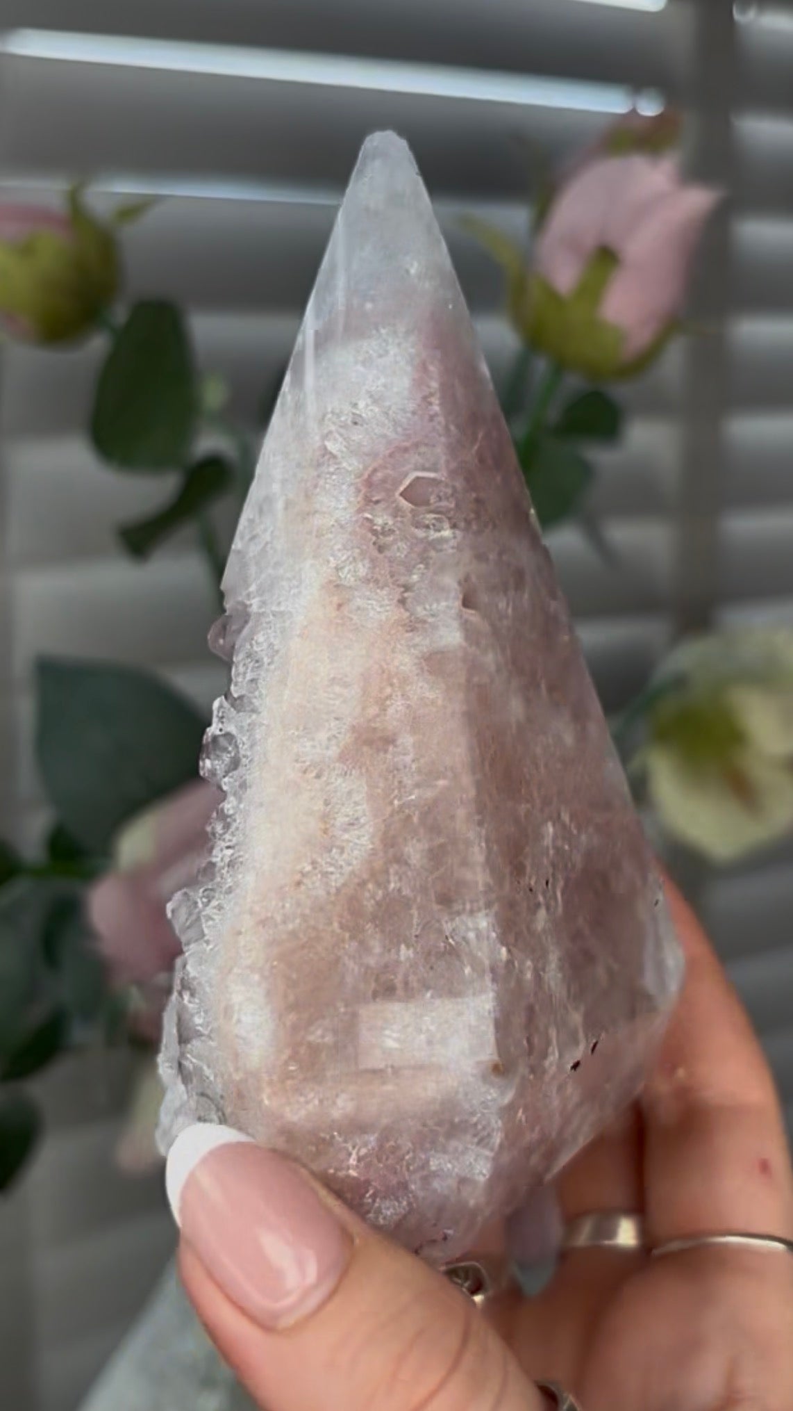 Beautiful, high grade, agate, self-standing, diamond with ligh pink druzy 12.6cm high