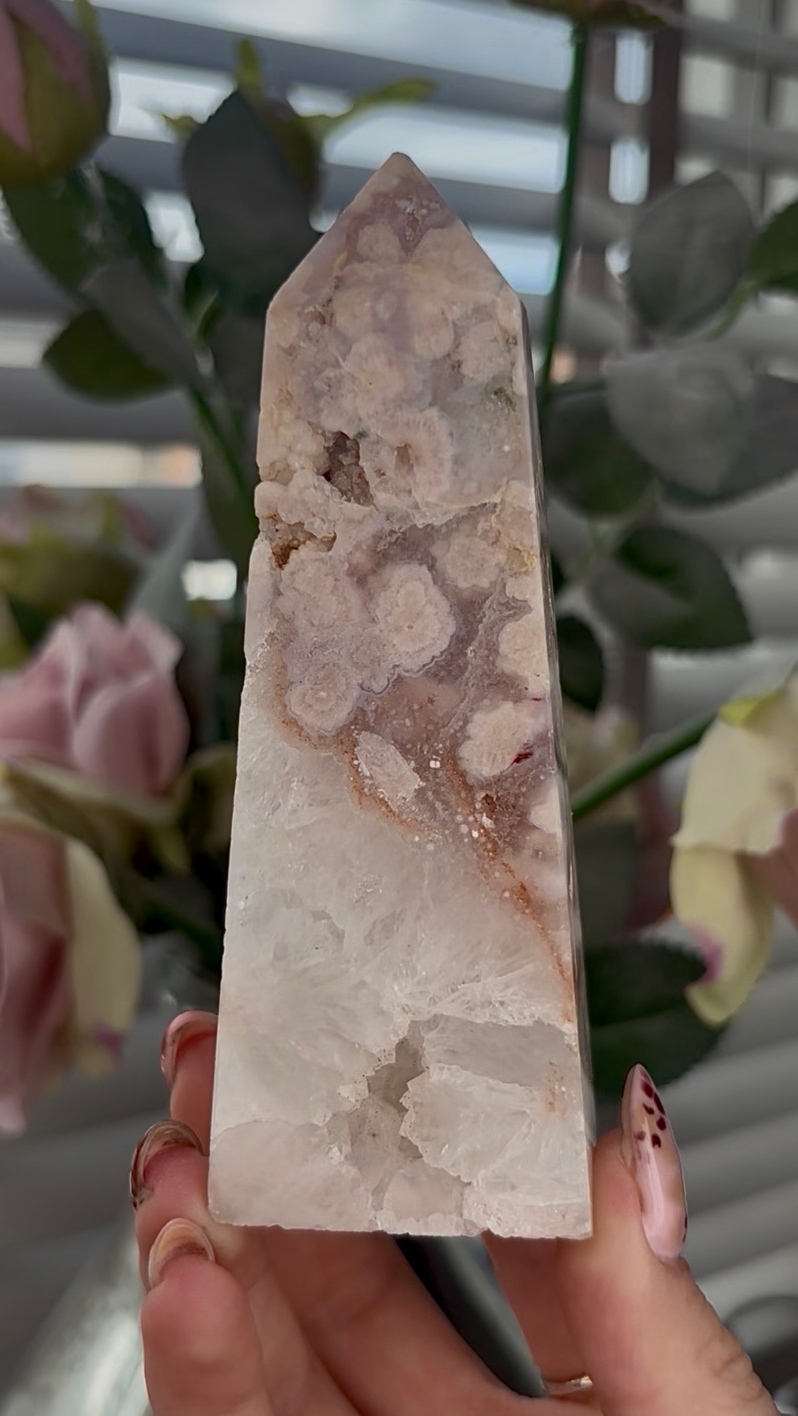 Flower agate tower with quartz