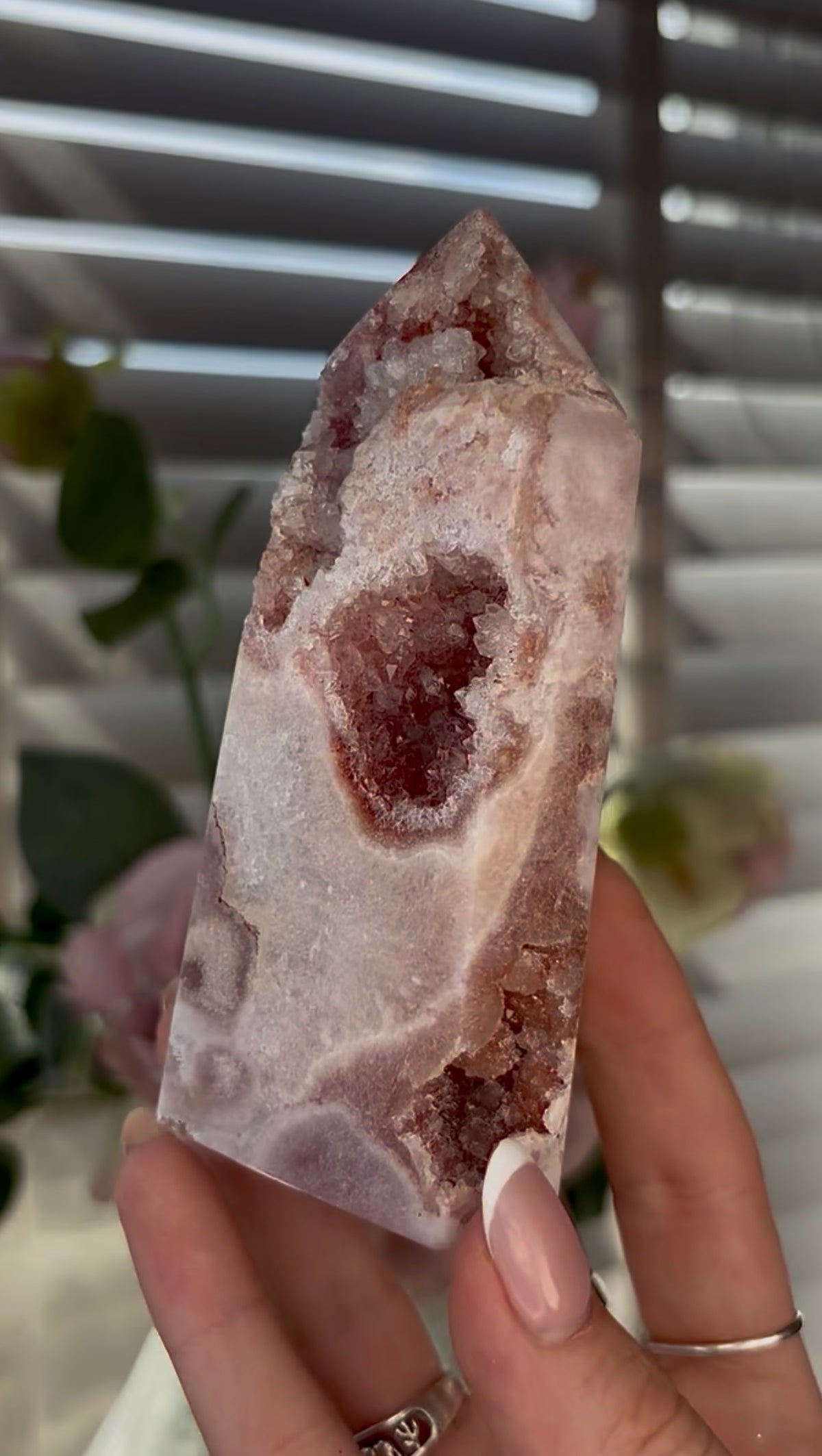 Beautiful, high quality Pink amethyst tower 11.3cm(h) by 5.5cm(w)