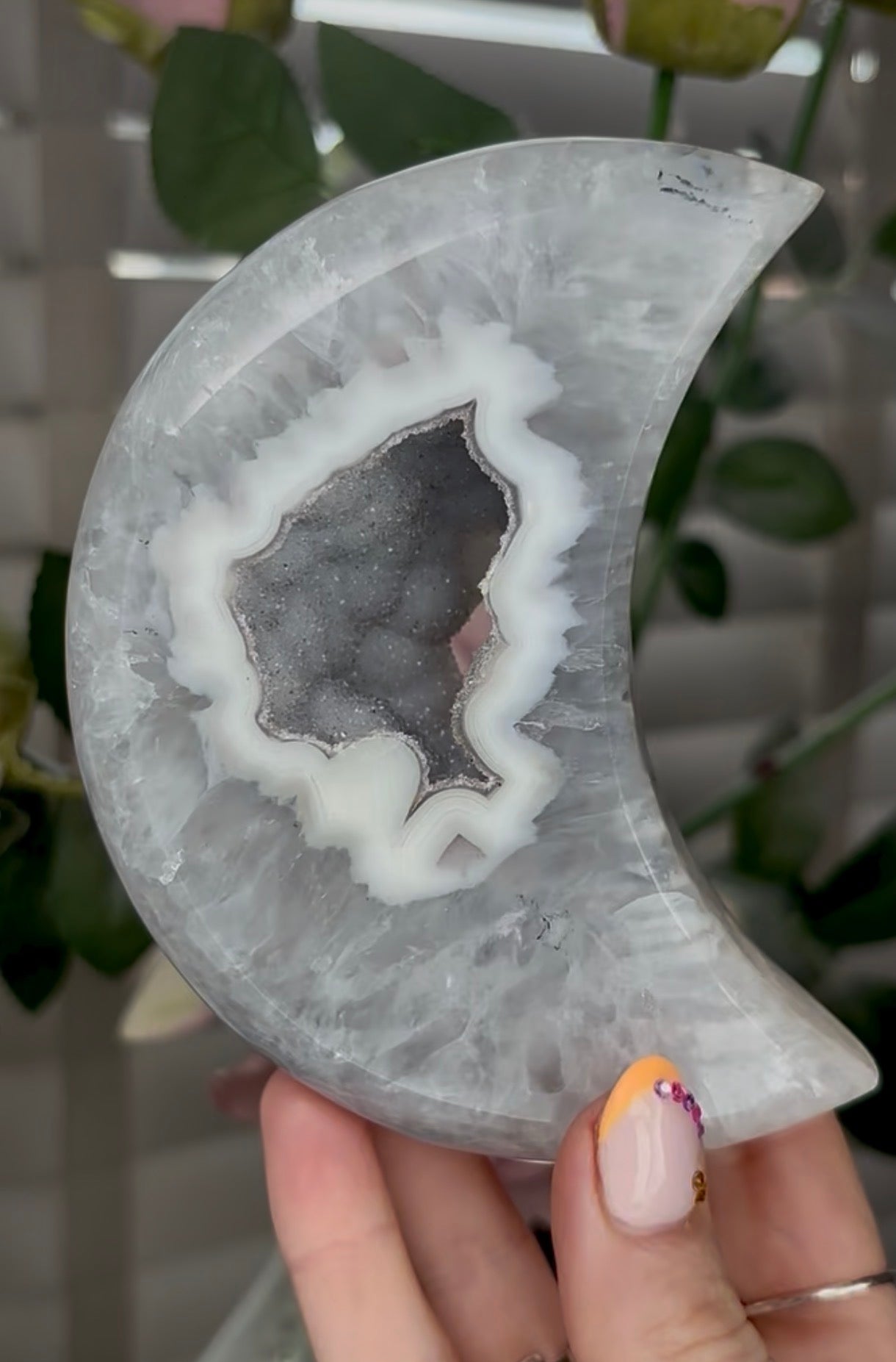 Beautiful, high quality, agate moon with druzy - stand included