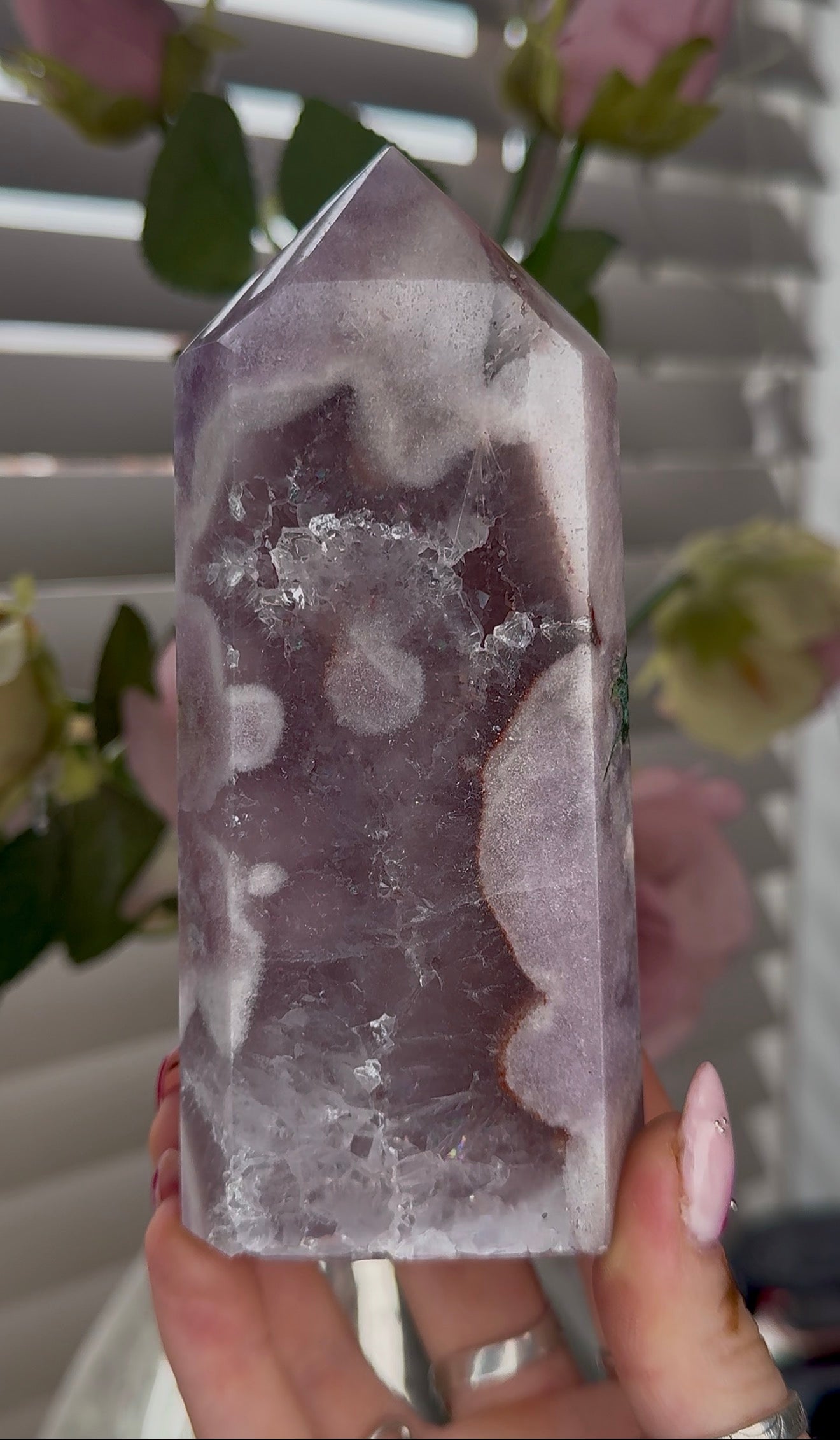 Hq Pink amethyst tower in lilac tones 14cm(h) 6cm(w)