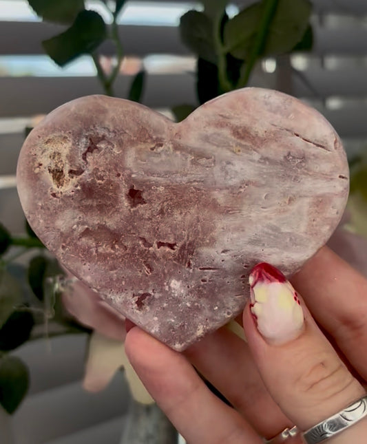 Pretty pink amethyst heart - comes with stand (8.5cm)