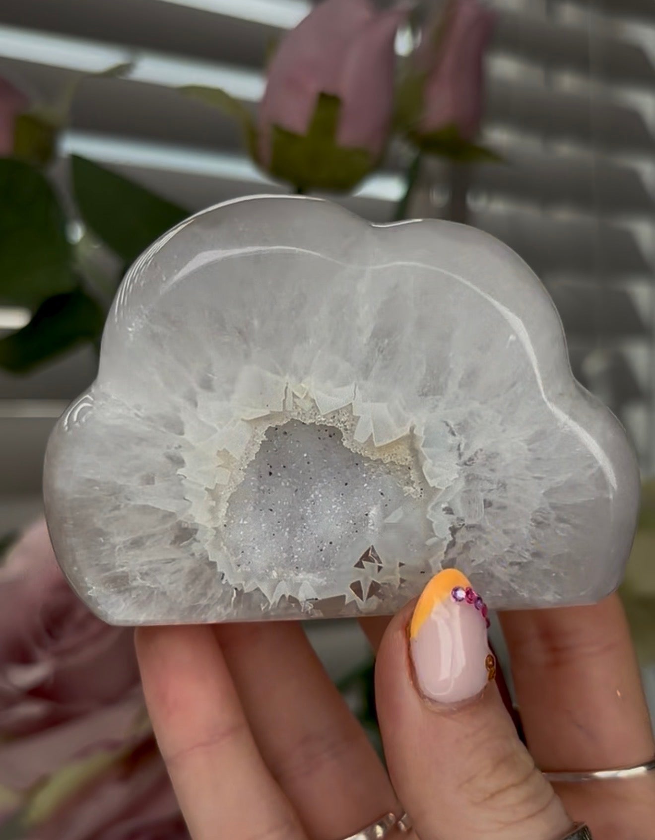 Beautiful, agate cloud with druzy