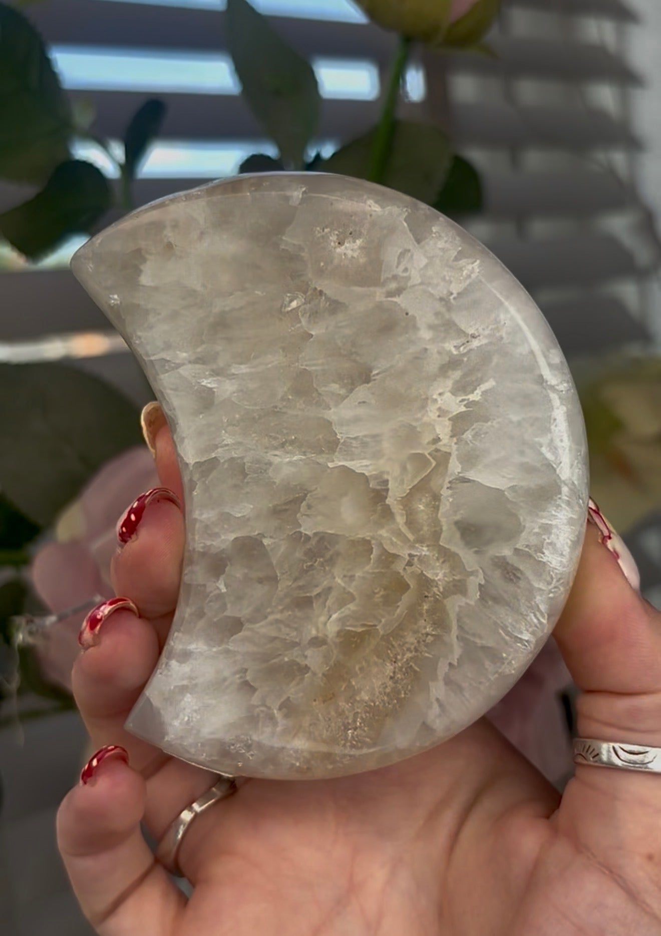 Beautiful, high quality, agate moon with druzy - stand included