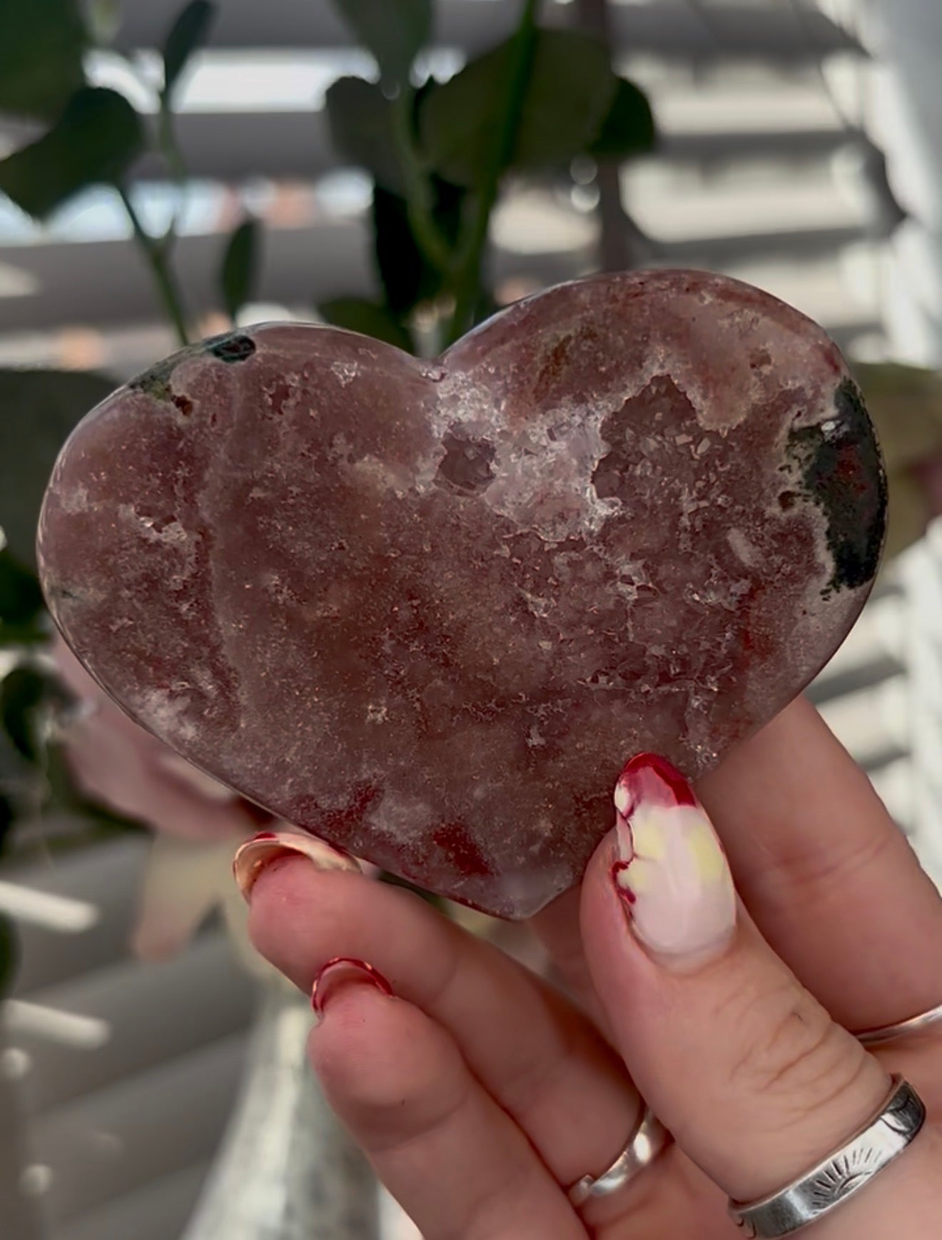 pink amethyst heart - comes with stand 8cm