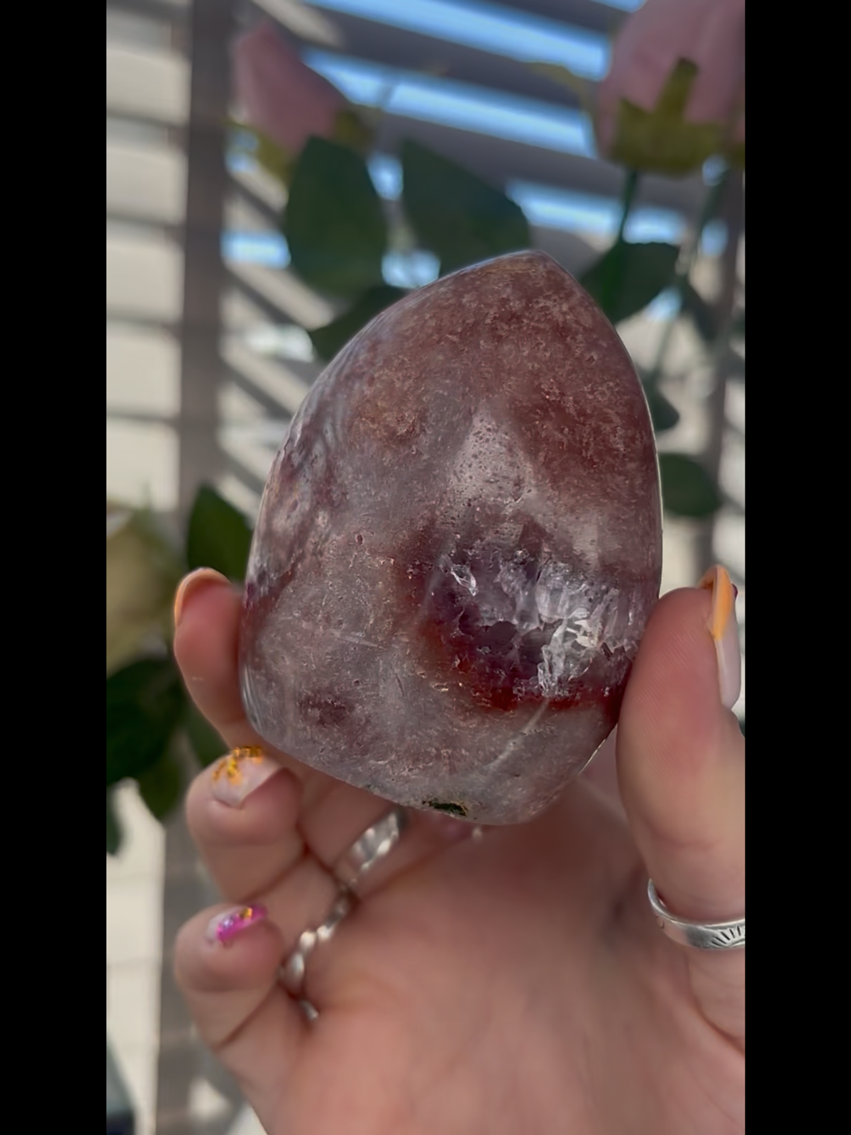 High grade, pink amethyst flame with in incredible quartz 255g (F10)