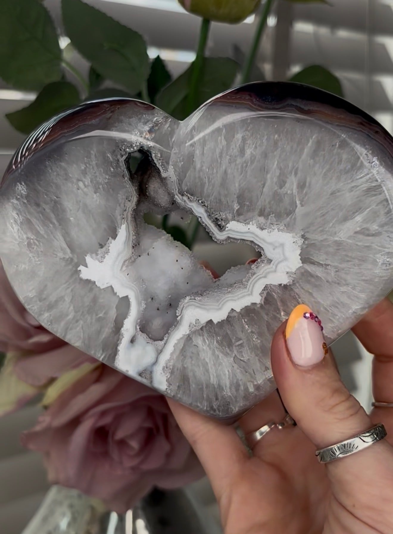 Beautiful, high grade, agate heart with druzy - stand included