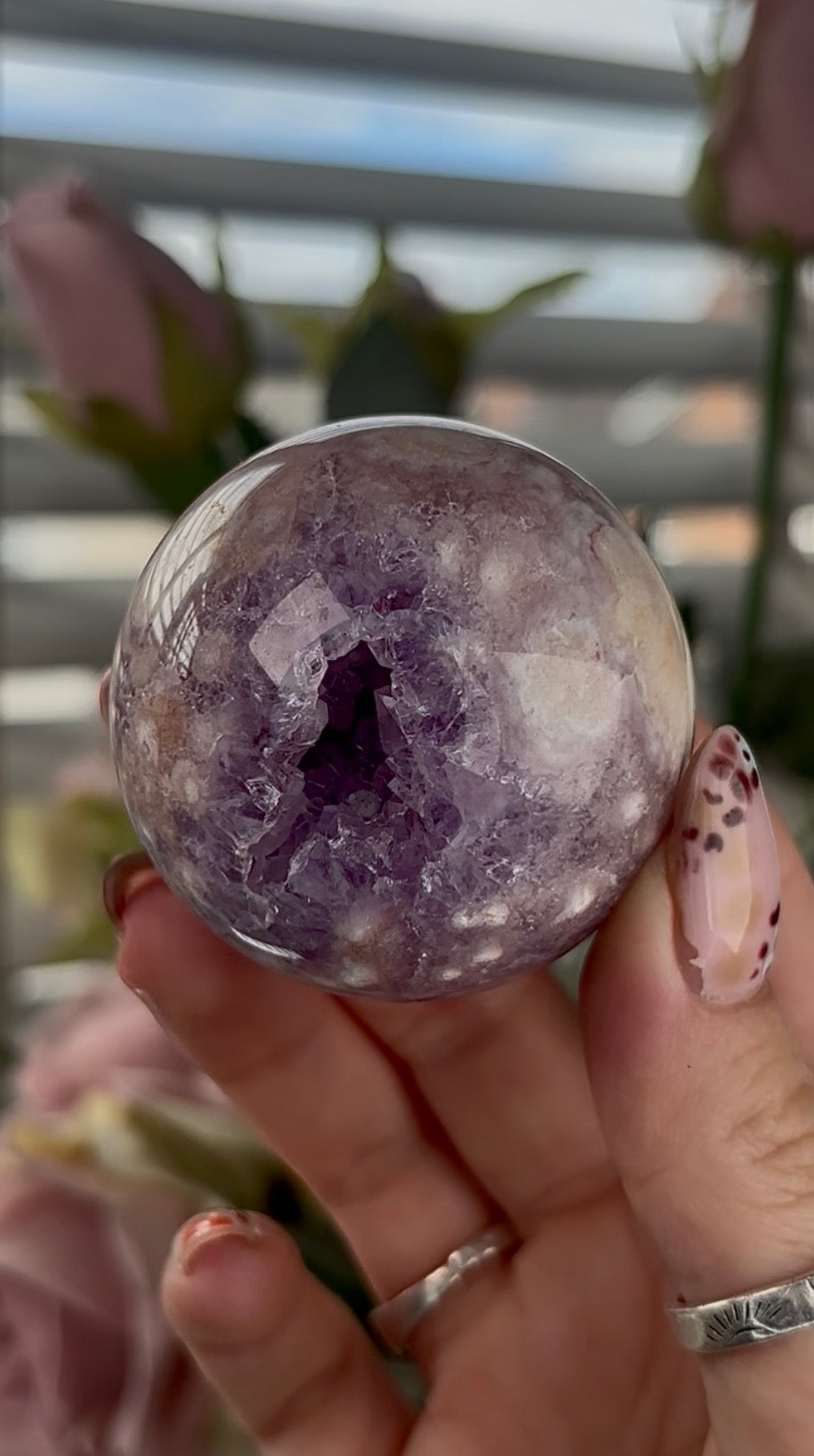 High grade, amethyst Flower agate sphere with high clarity quartz - 5cm