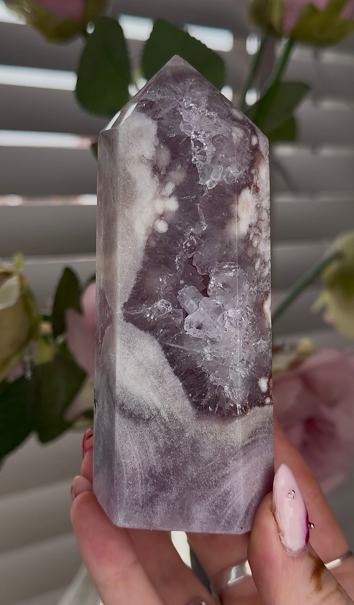 Hq Pink amethyst tower in lilac tones 12cm(h) 5cm(w)