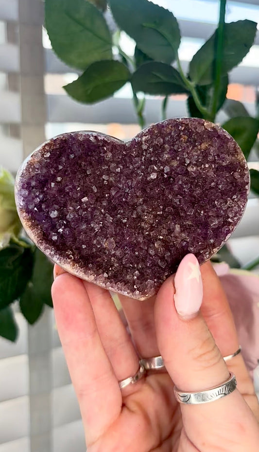Uruguay, rainbow amethyst heart - comes with stand in purple berry tones