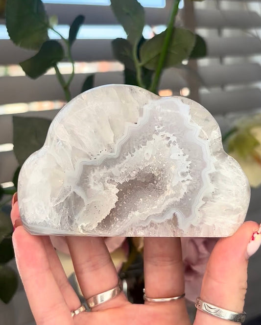 Beautiful, agate cloud with druzy