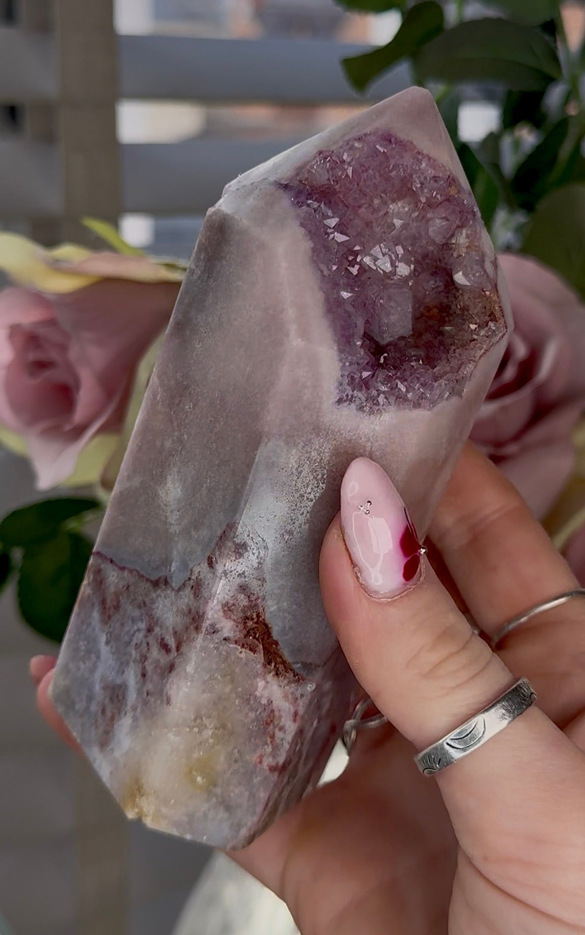 Hq Pink amethyst tower in lilac tones 13cm(h) 6cm(w)