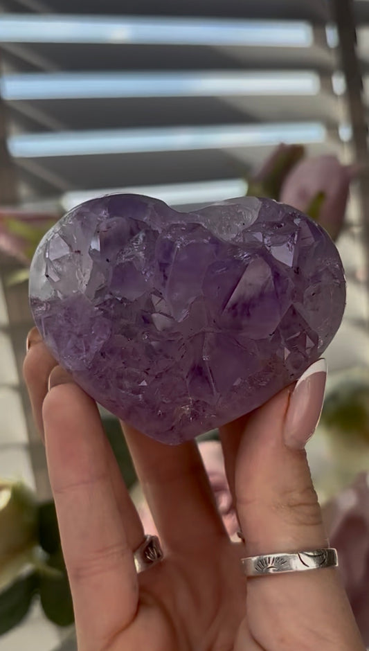 chunky amethyst heart - comes with stand