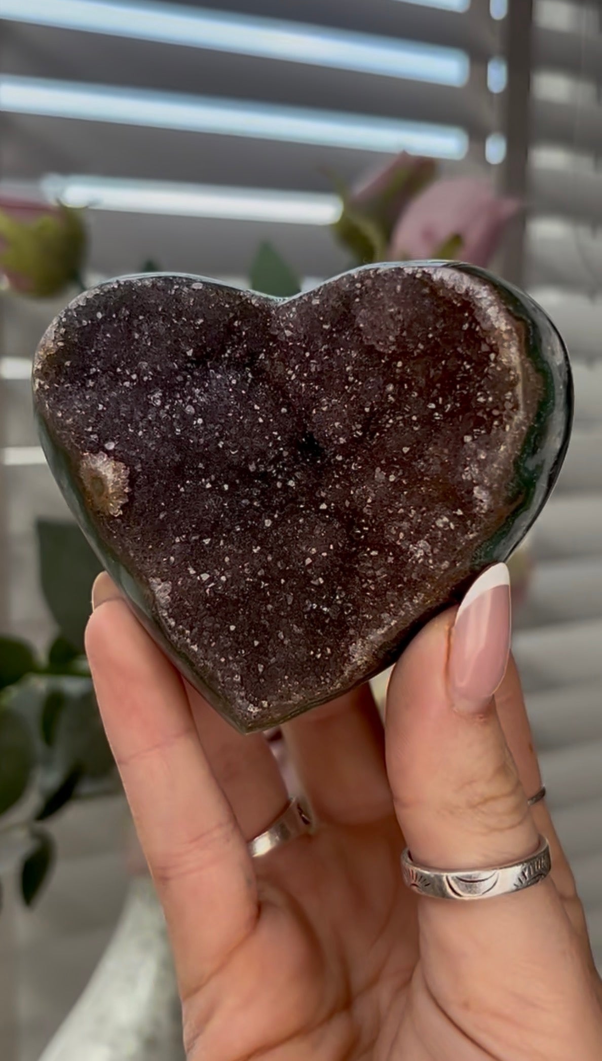 Uruguay, rainbow amethyst heart in berry tone - comes with stand