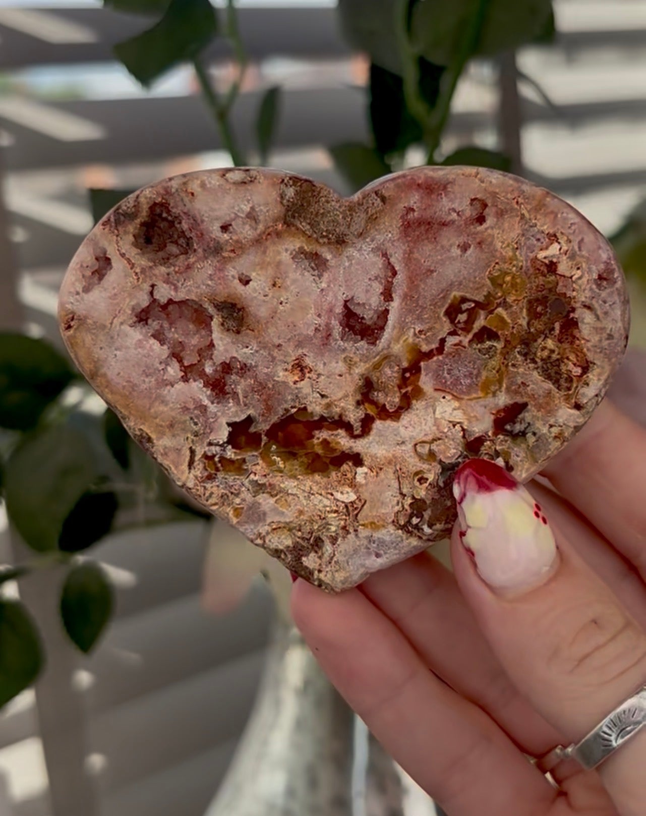 pink amethyst heart - comes with stand 8.6cm